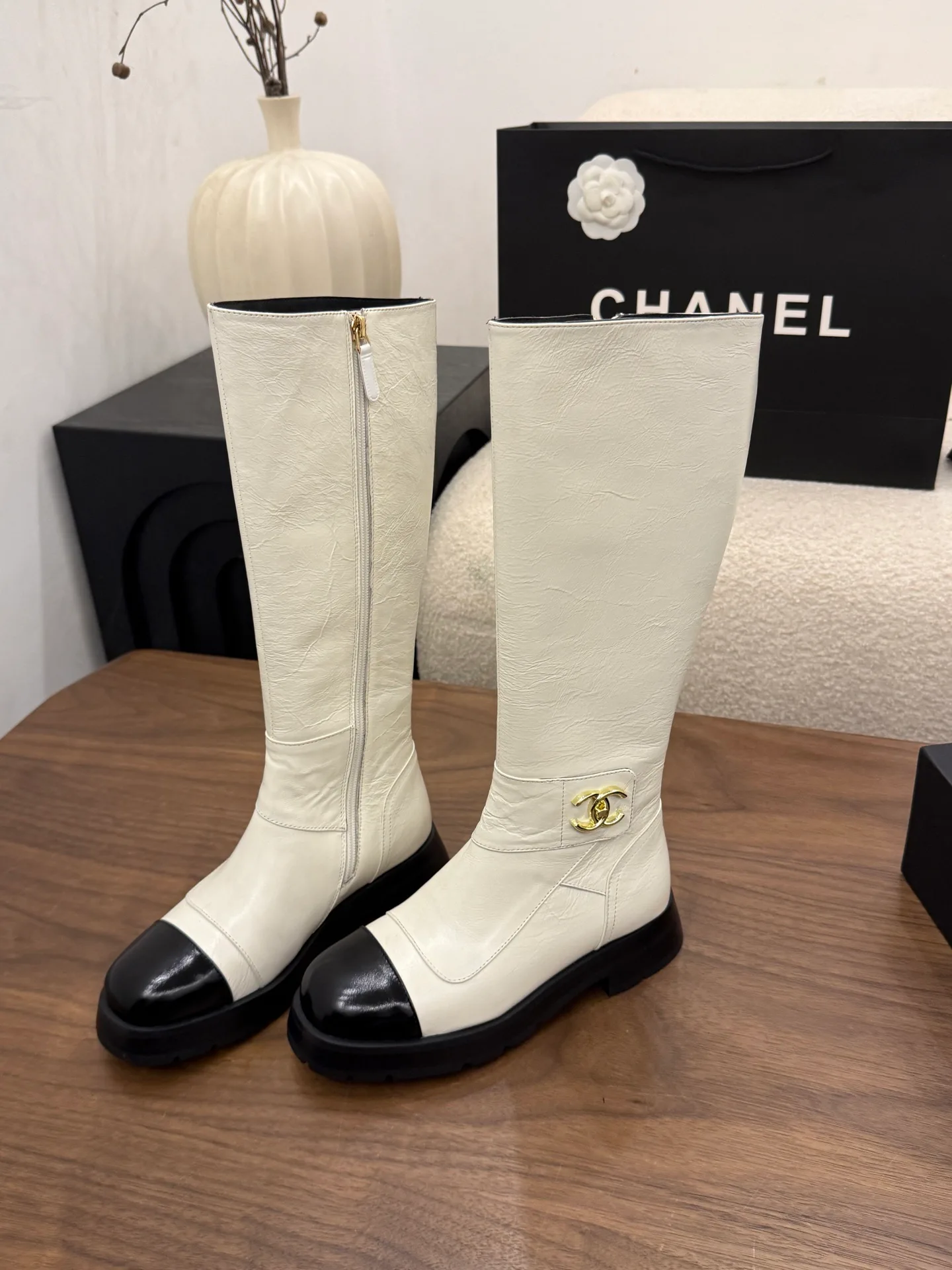 Women's Boots CHANEL 18323368