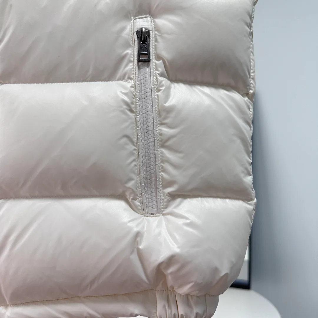 Women's Jackets And Down Jackets MONCLER 18129813