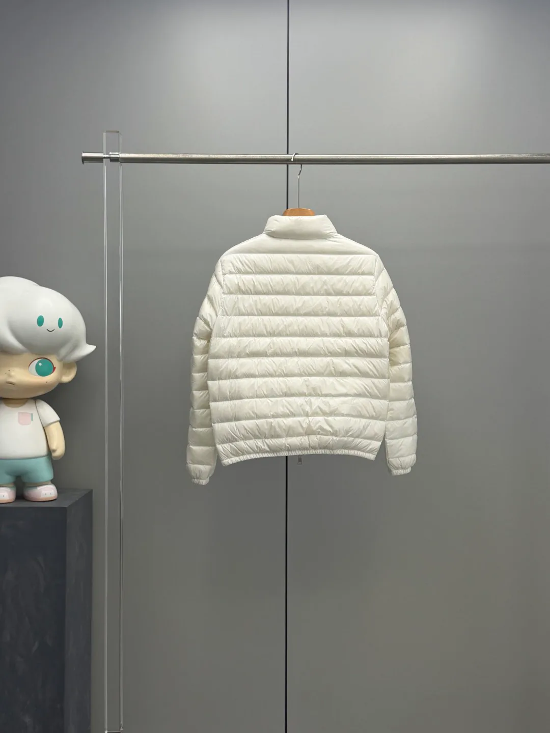 Women's Jackets And Down Jackets MONCLER 17802073