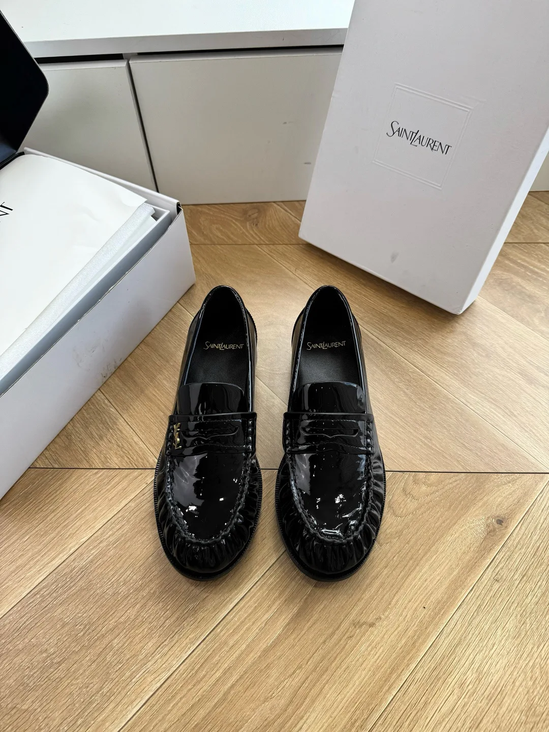 Women's Loafers And Moccasins SAINT LAURENT 17569103