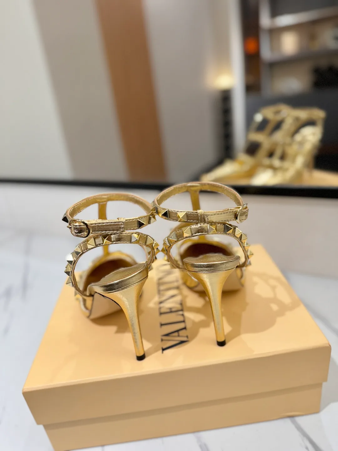 Women's Open-Toe Sandals VALENTINO 17366650