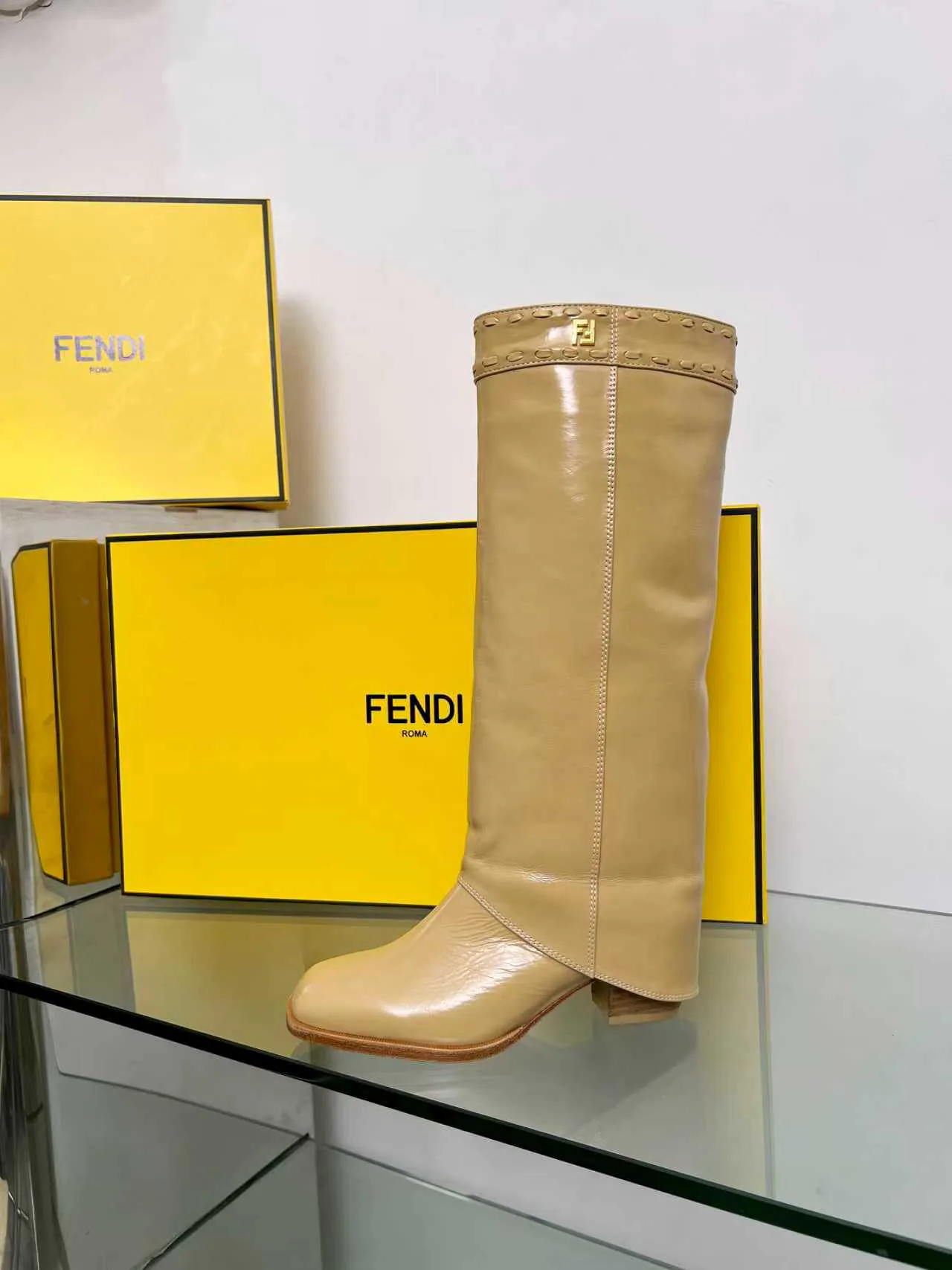 Women's Boots FENDI 18104316