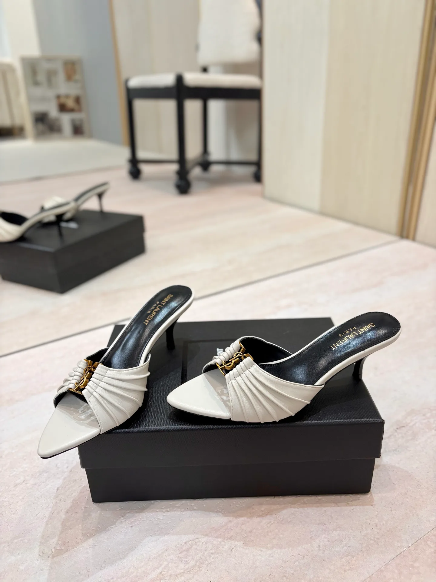 Women's Mules And Clogs SAINT LAURENT 17476034