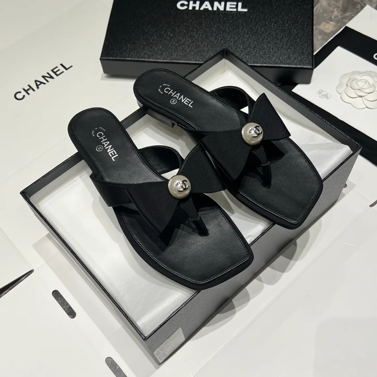 Women's Flip-Flops CHANEL 17693142