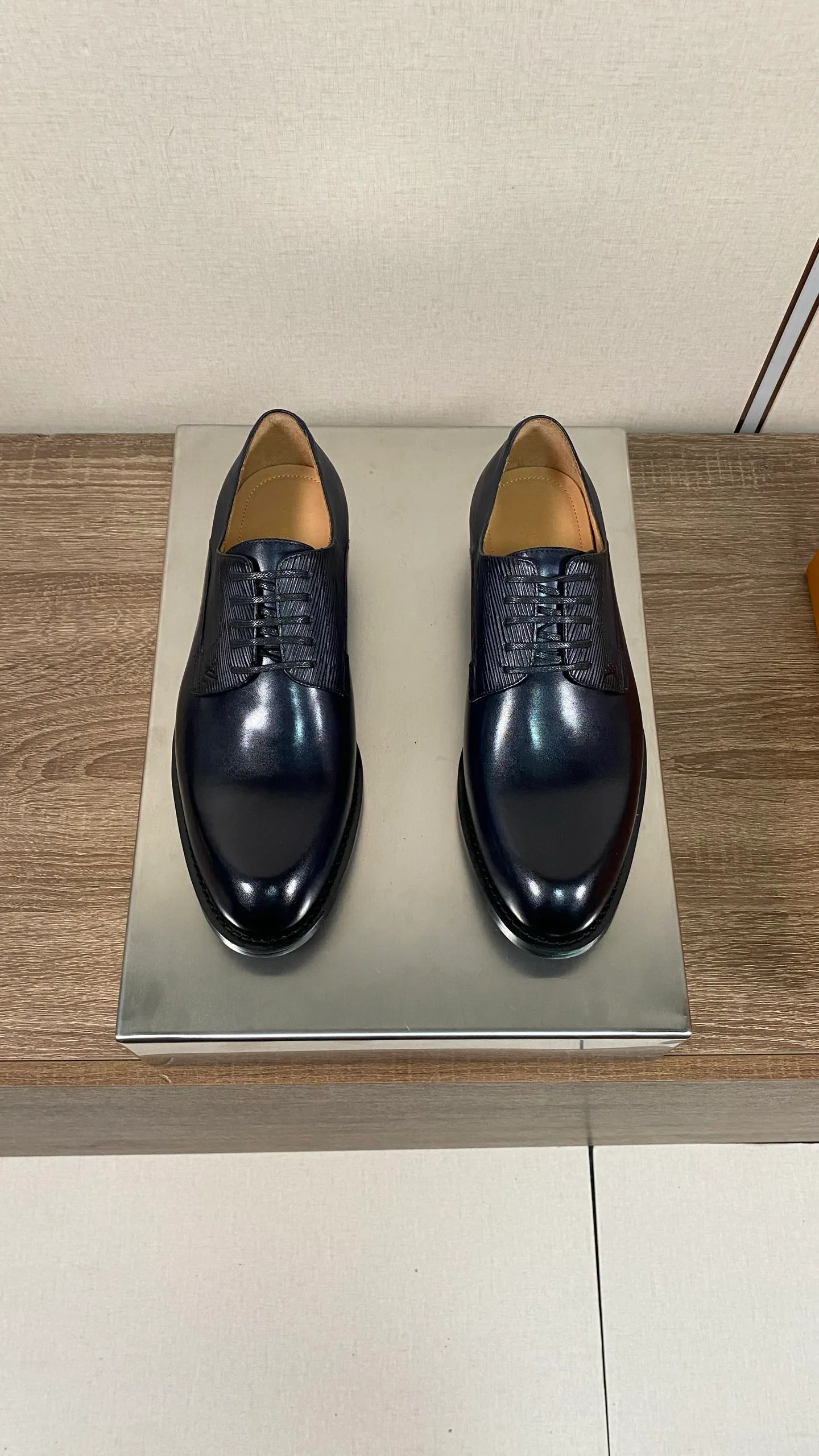 Men's Loafers And Dress Shoes LOUIS VUITTON 18078683