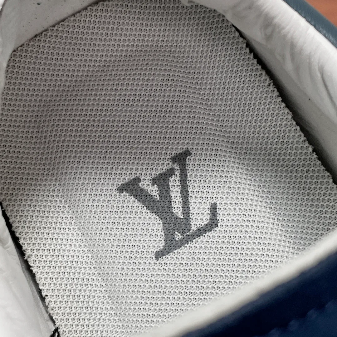 Men's Sneakers LOUIS VUITTON 17542528