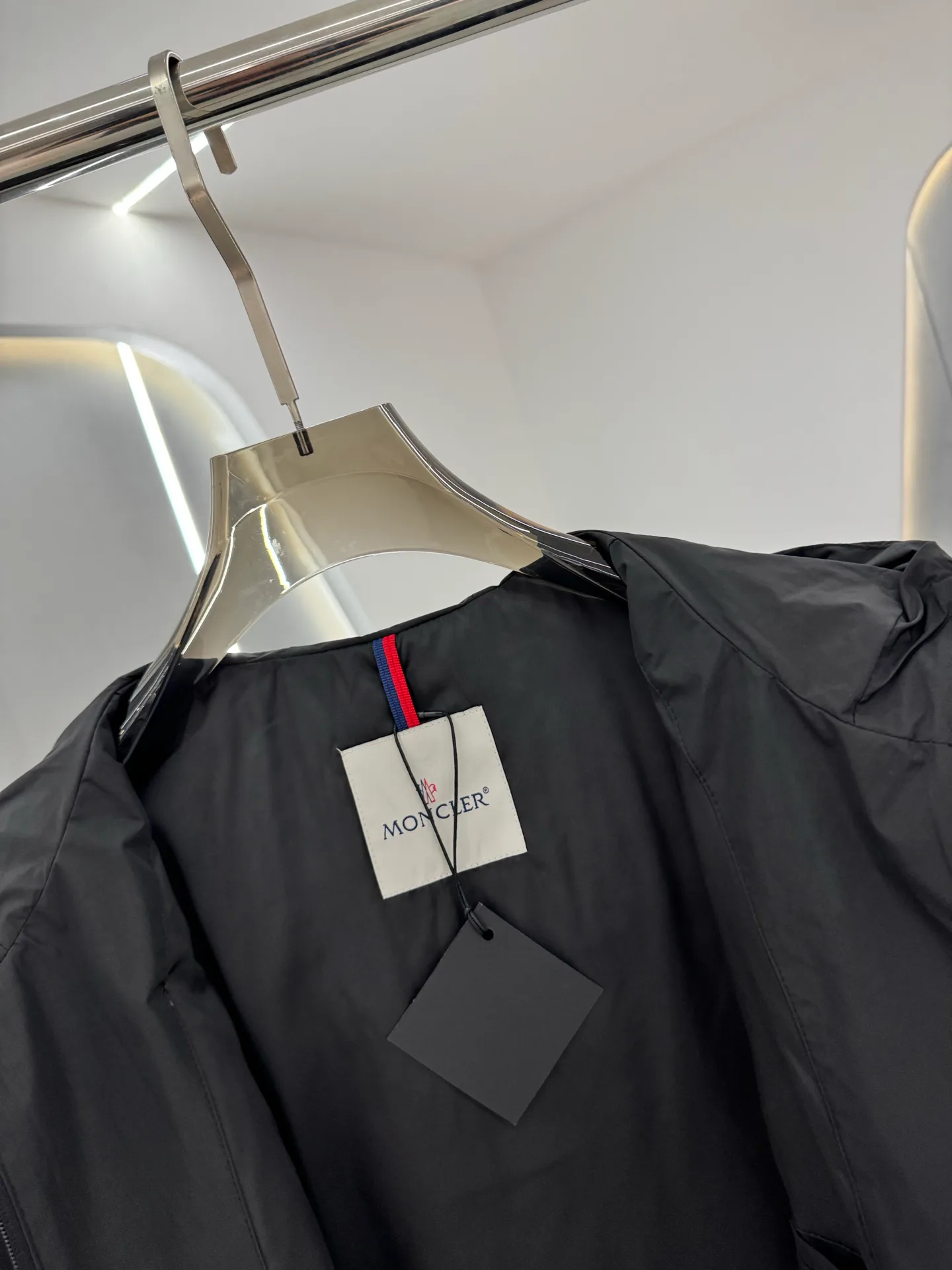 Men's Jackets And Down Jackets MONCLER 18510178