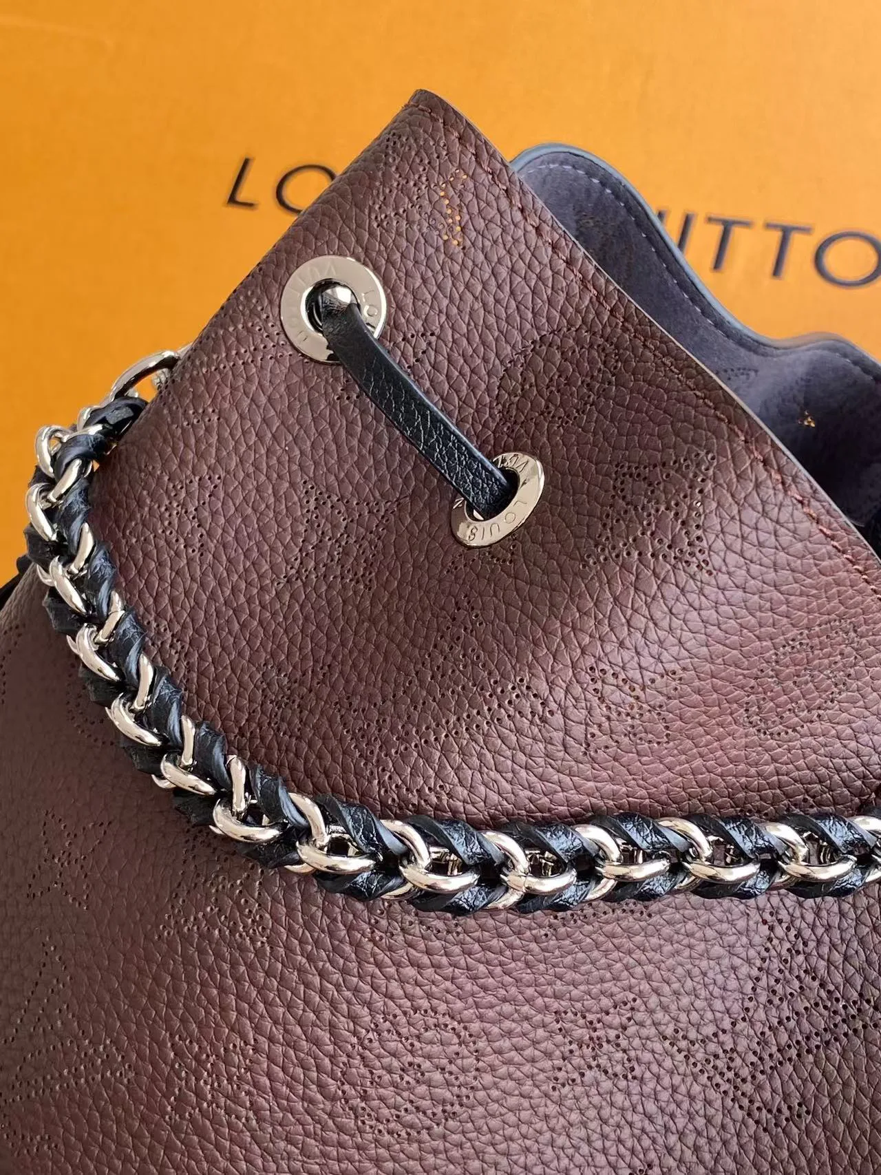 Классические Сумки Женские Louis Vuitton 18664435