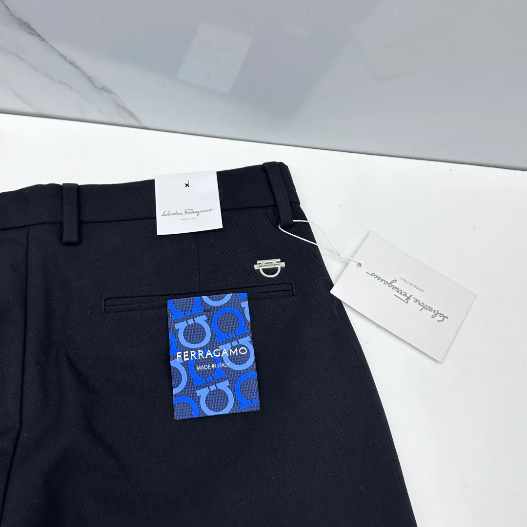 Men's Trousers SALVATORE FERRAGAMO 18246805