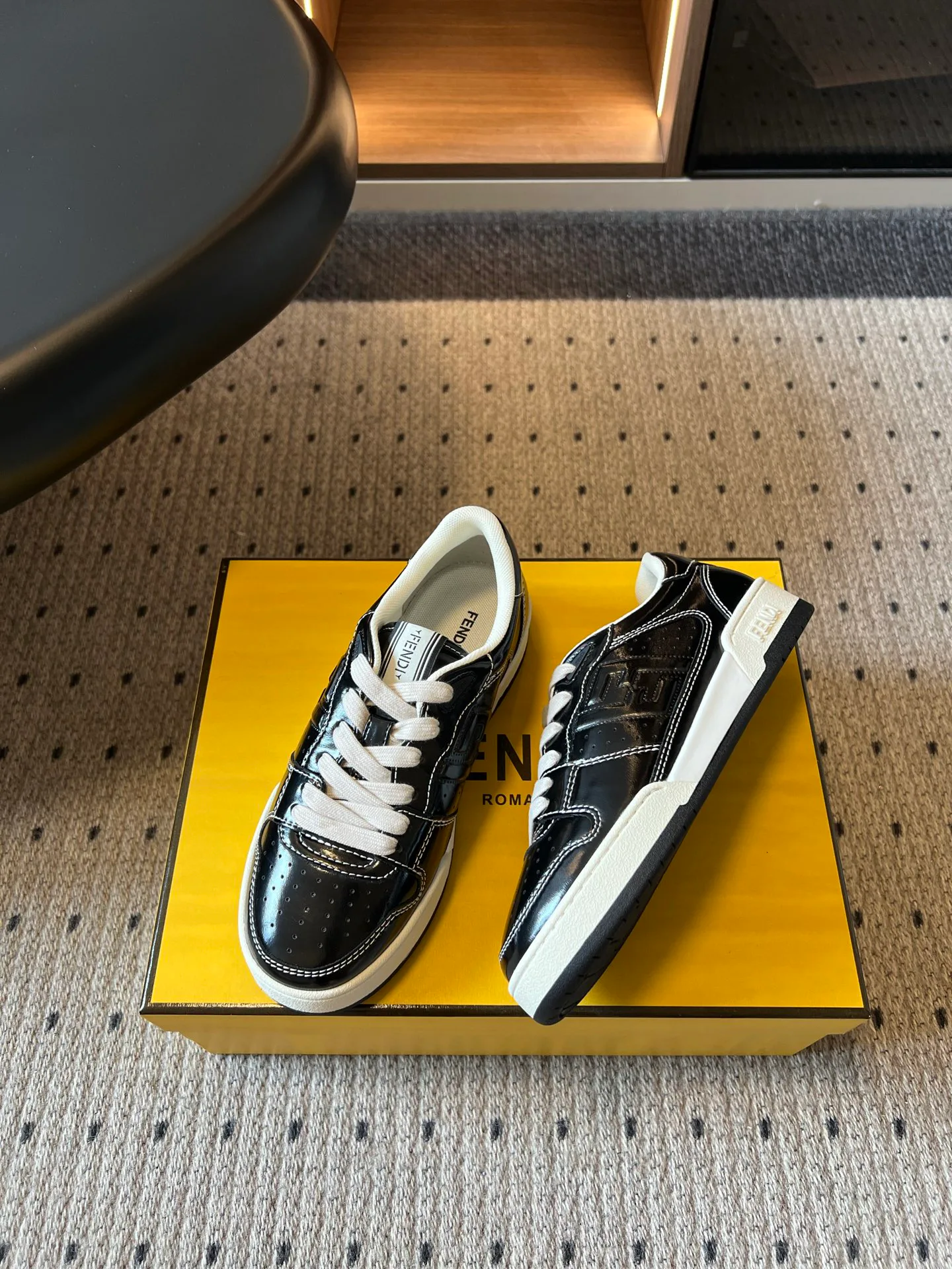 Women's Sneakers FENDI 17696177