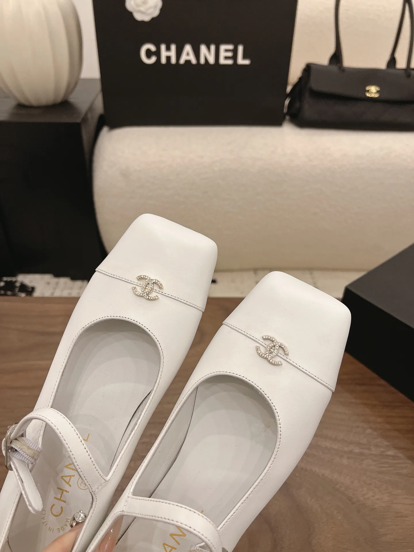 Women's Heels CHANEL 17582592