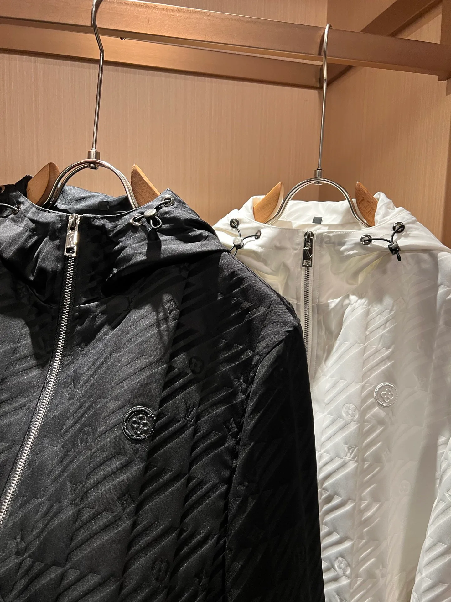 Куртки И Пуховики Мужские Louis Vuitton 18592742