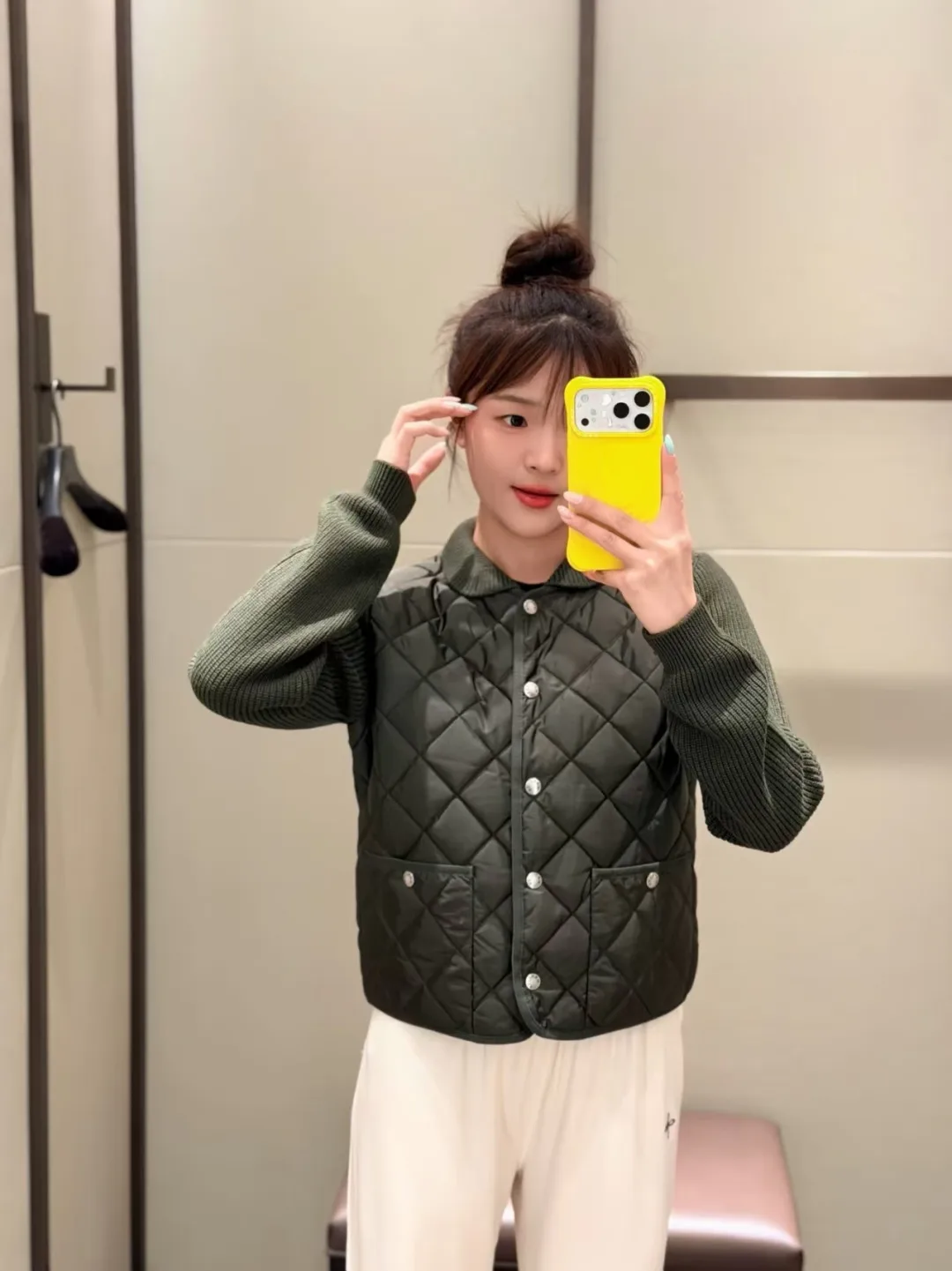 Women's Jackets And Down Jackets MONCLER 18475545