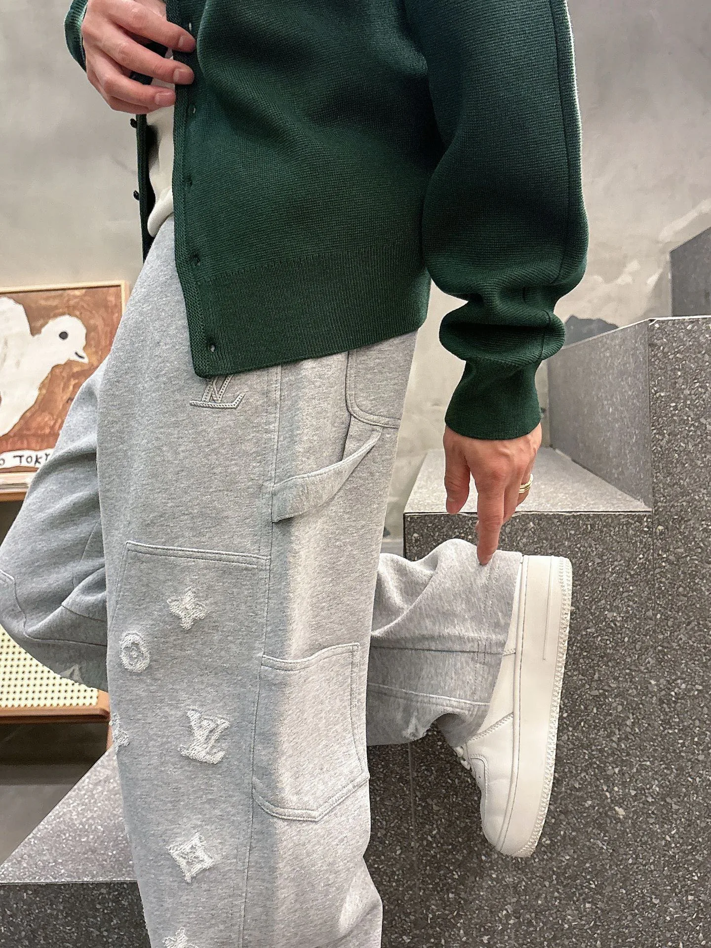 Брюки Мужские Louis Vuitton 18596867