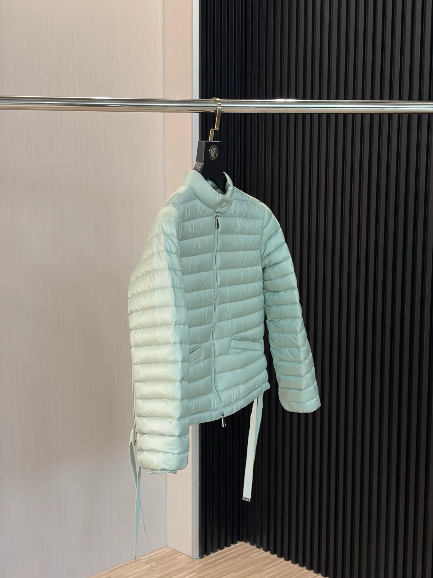 Men's Jackets And Down Jackets MONCLER 17908035