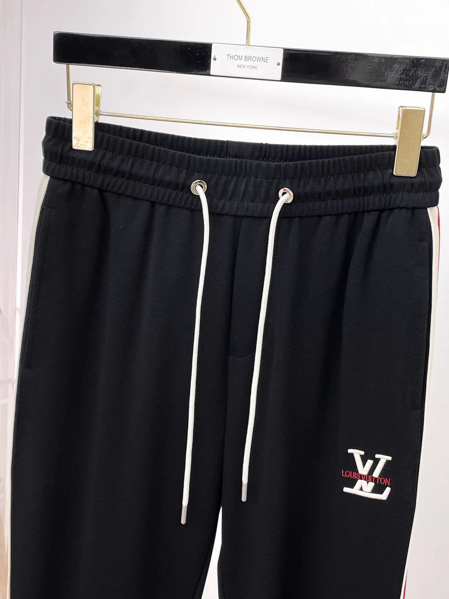 Men's Trousers LOUIS VUITTON 18399314