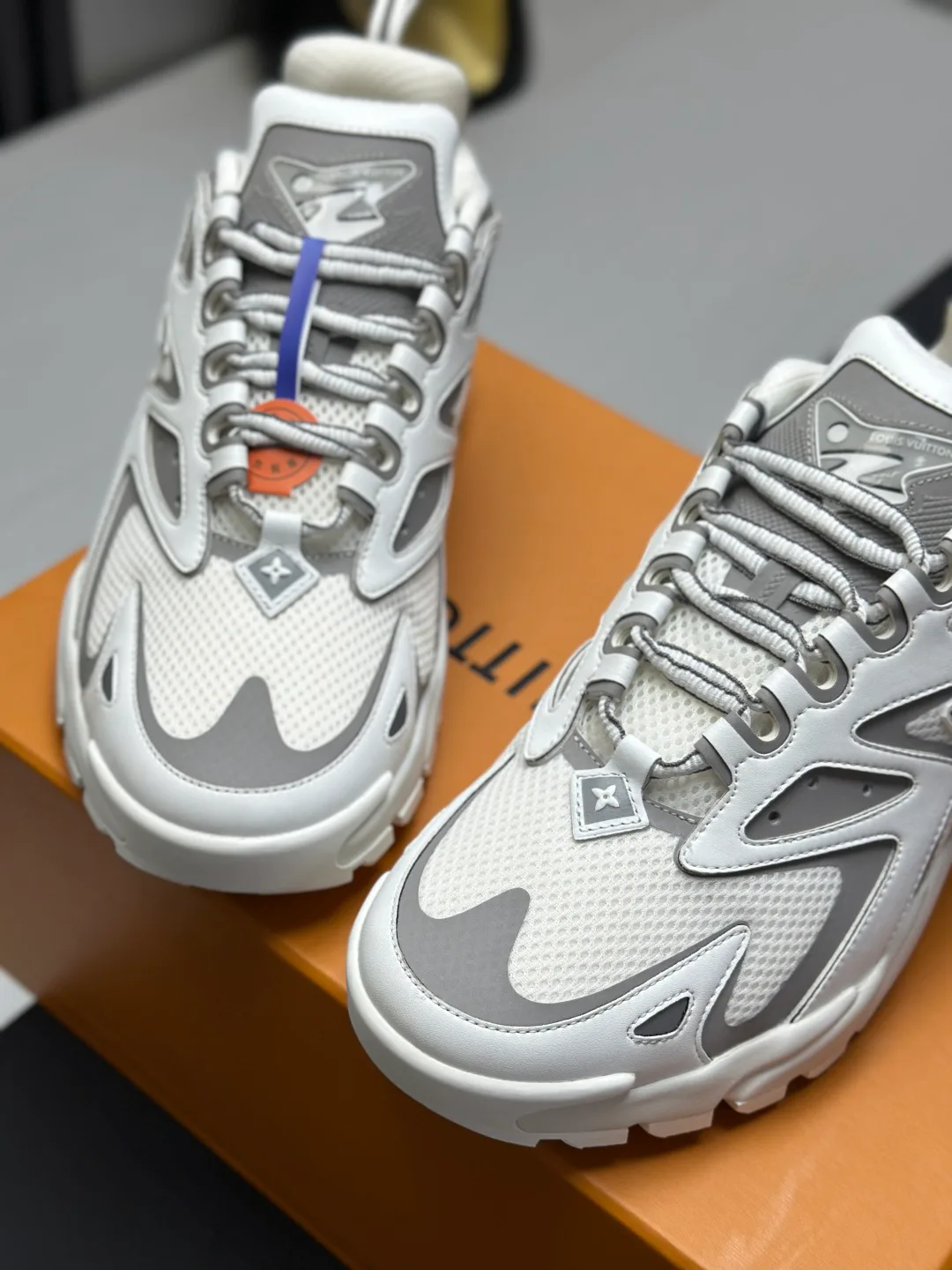 Women's Sneakers LOUIS VUITTON 18211985