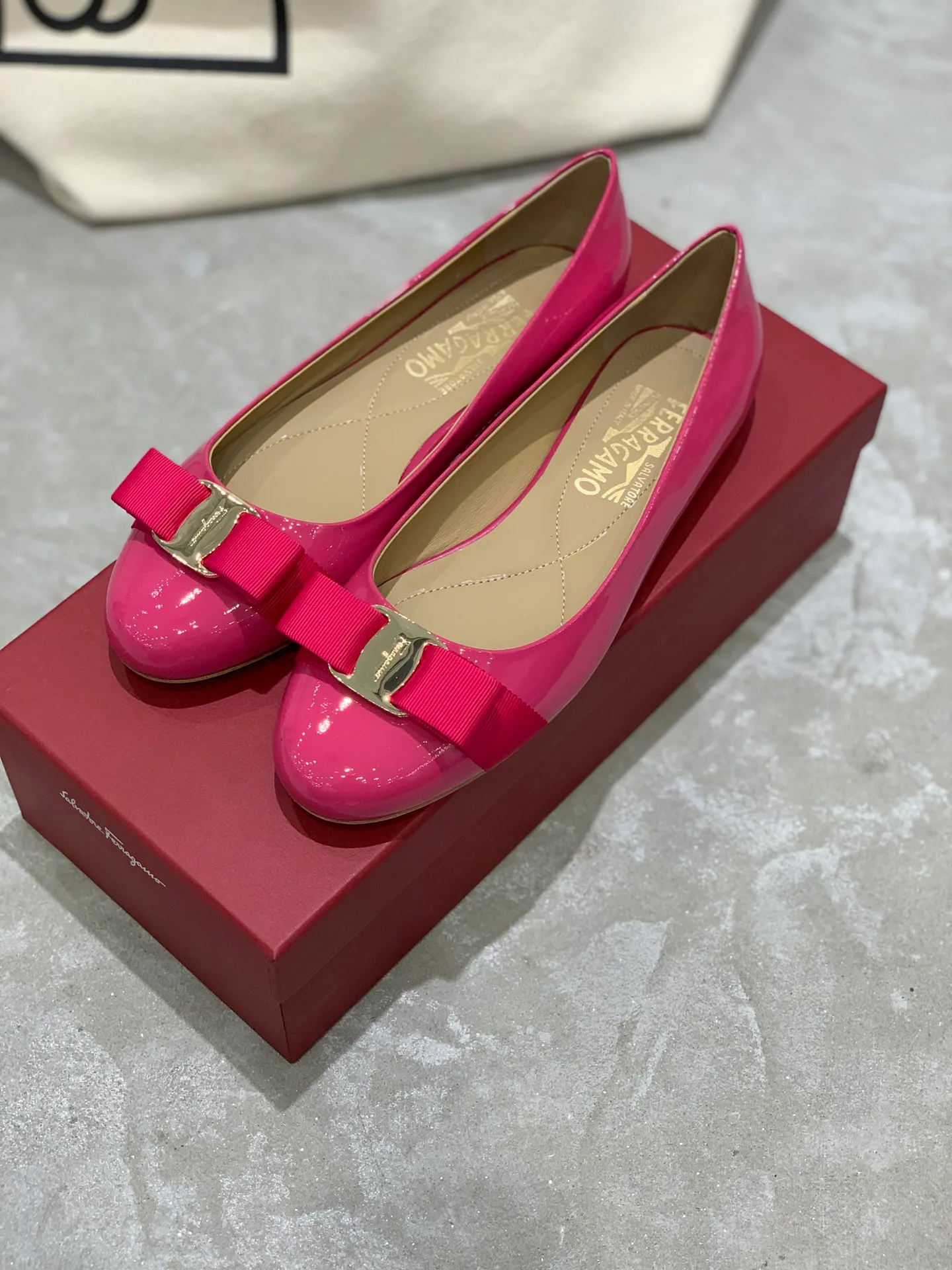 Women's Ballet Flats SALVATORE FERRAGAMO 18340646