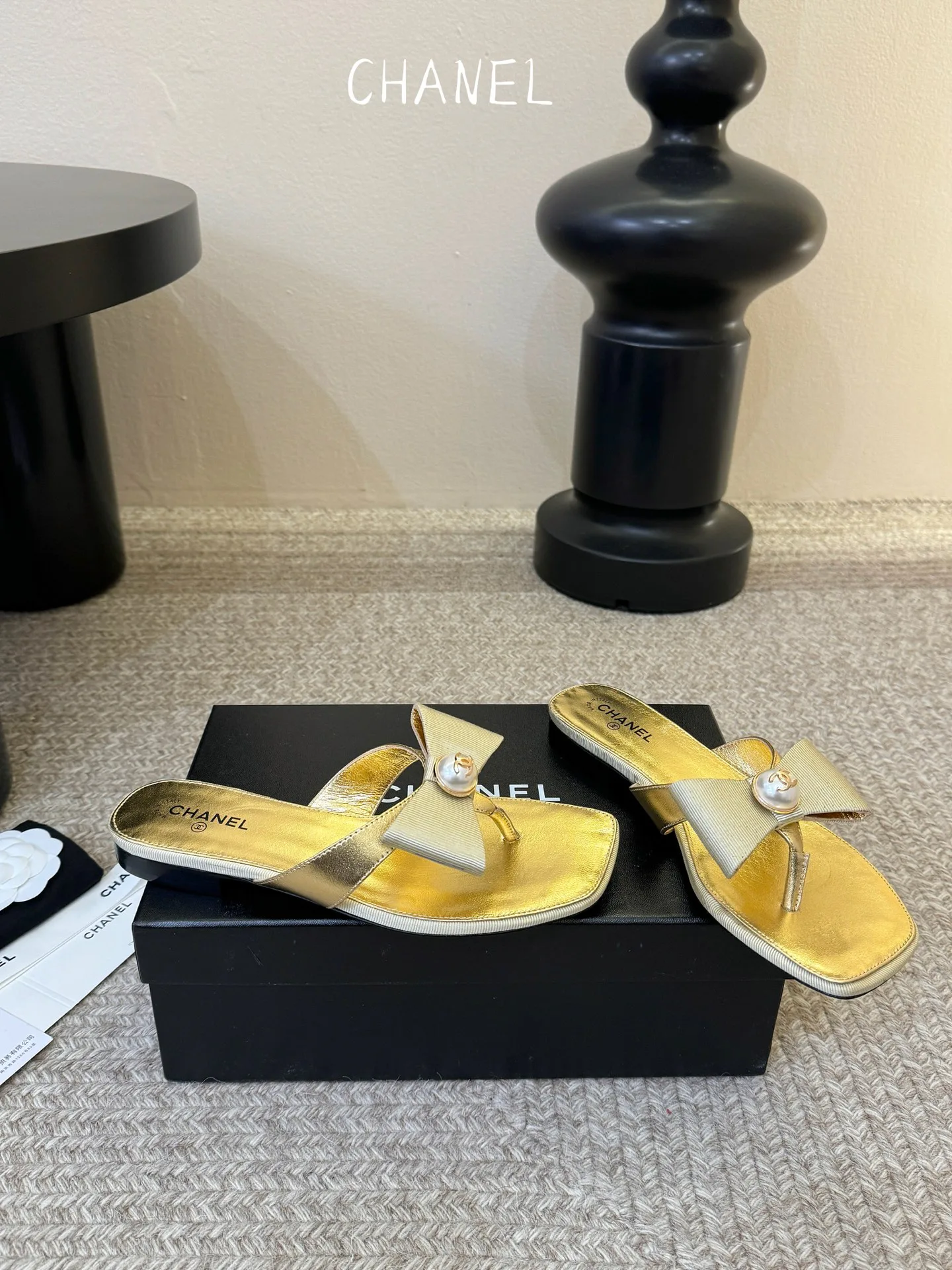 Women's Flip-Flops CHANEL 17220371