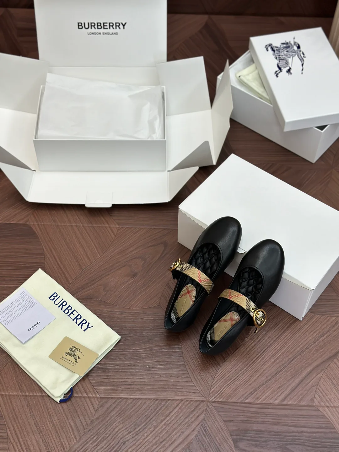 Women's Ballet Flats BURBERRY 18006353