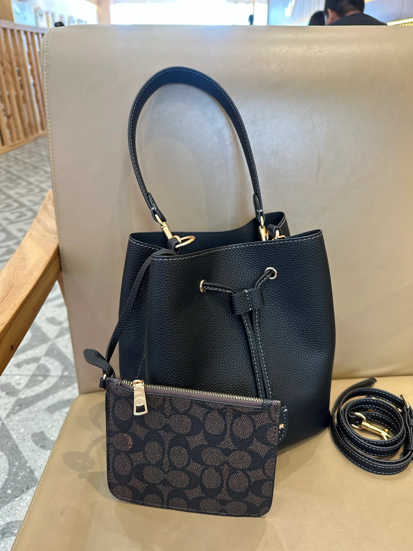 Women's Classic Handbags COACH 17961502