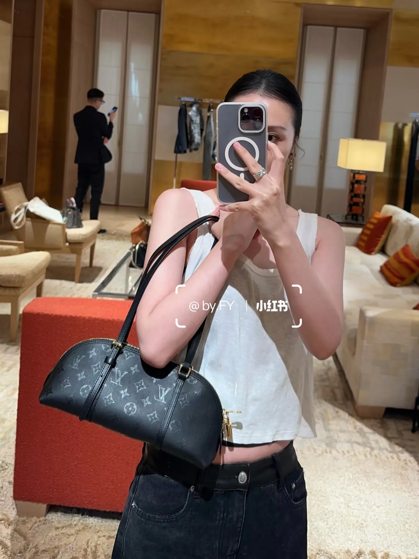 Women's Classic Handbags LOUIS VUITTON 17906953