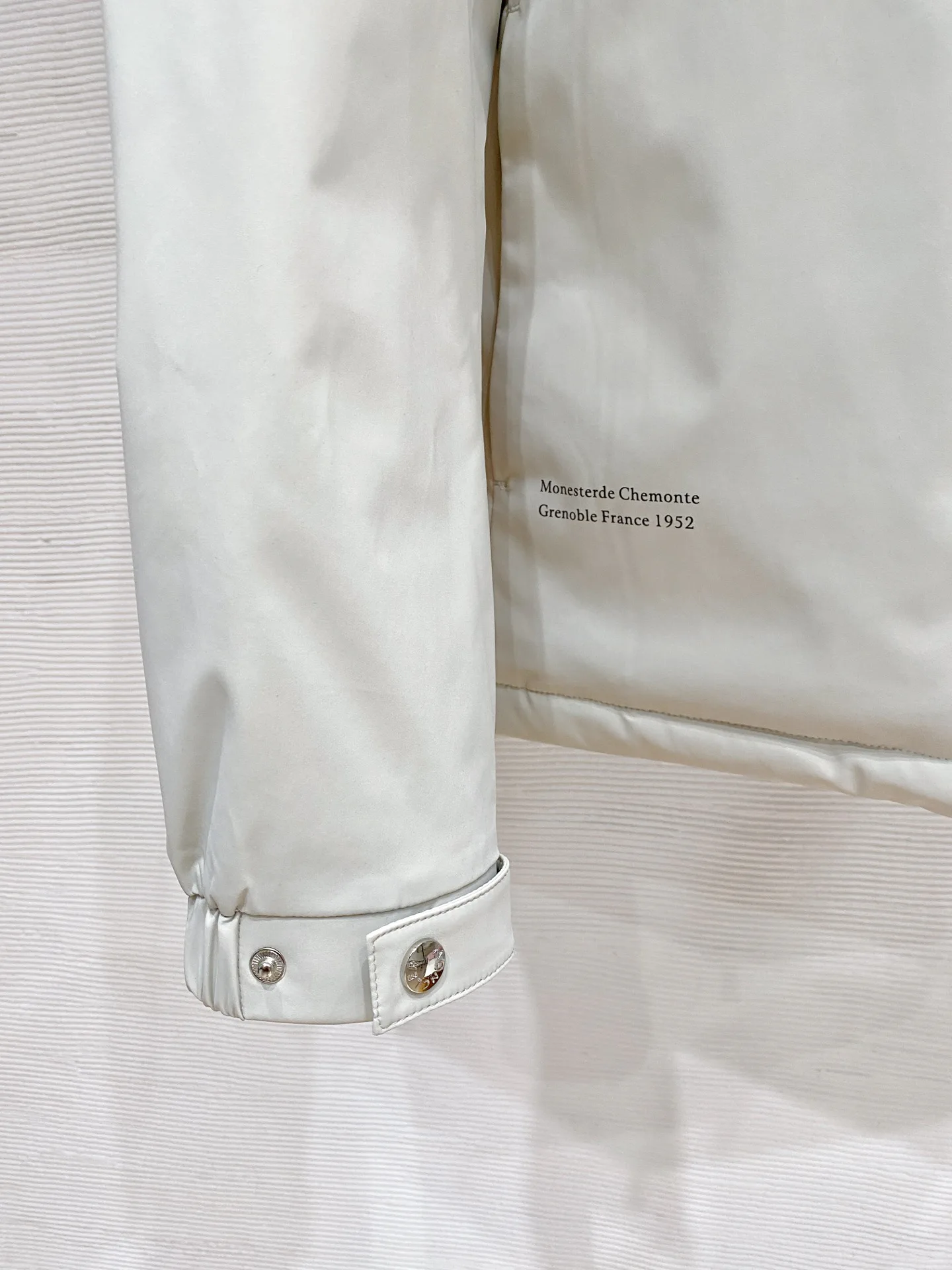 Men's Jackets And Down Jackets MONCLER 18374658