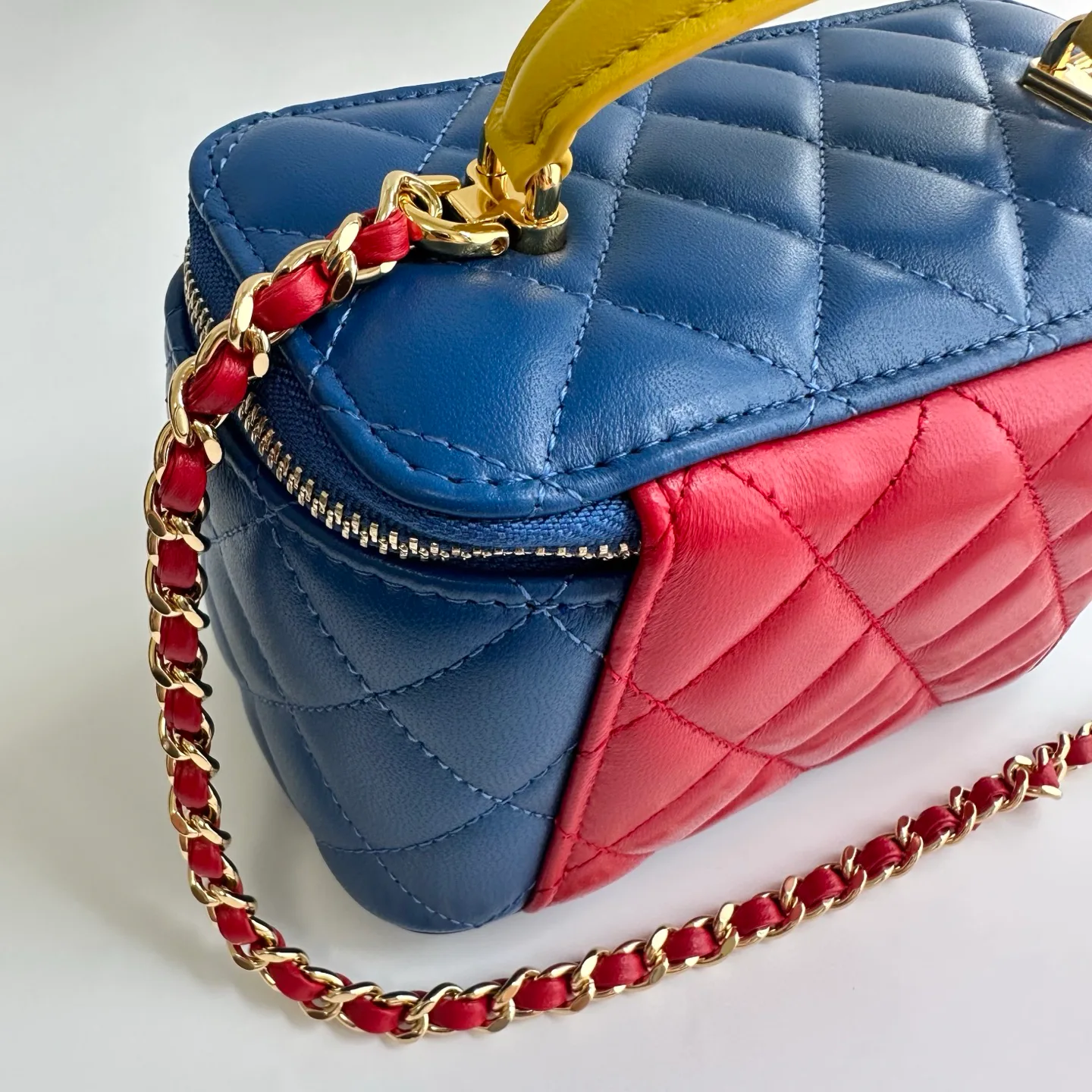 Women's Classic Handbags CHANEL 17784623