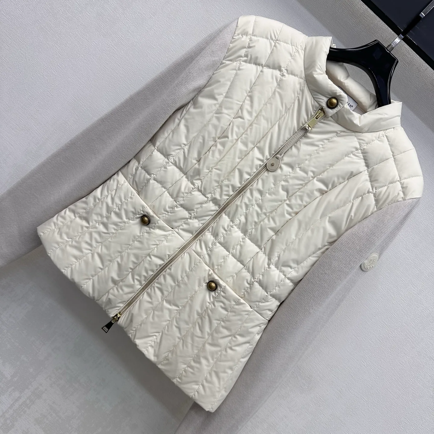 Women's Jackets And Down Jackets MONCLER 17897683