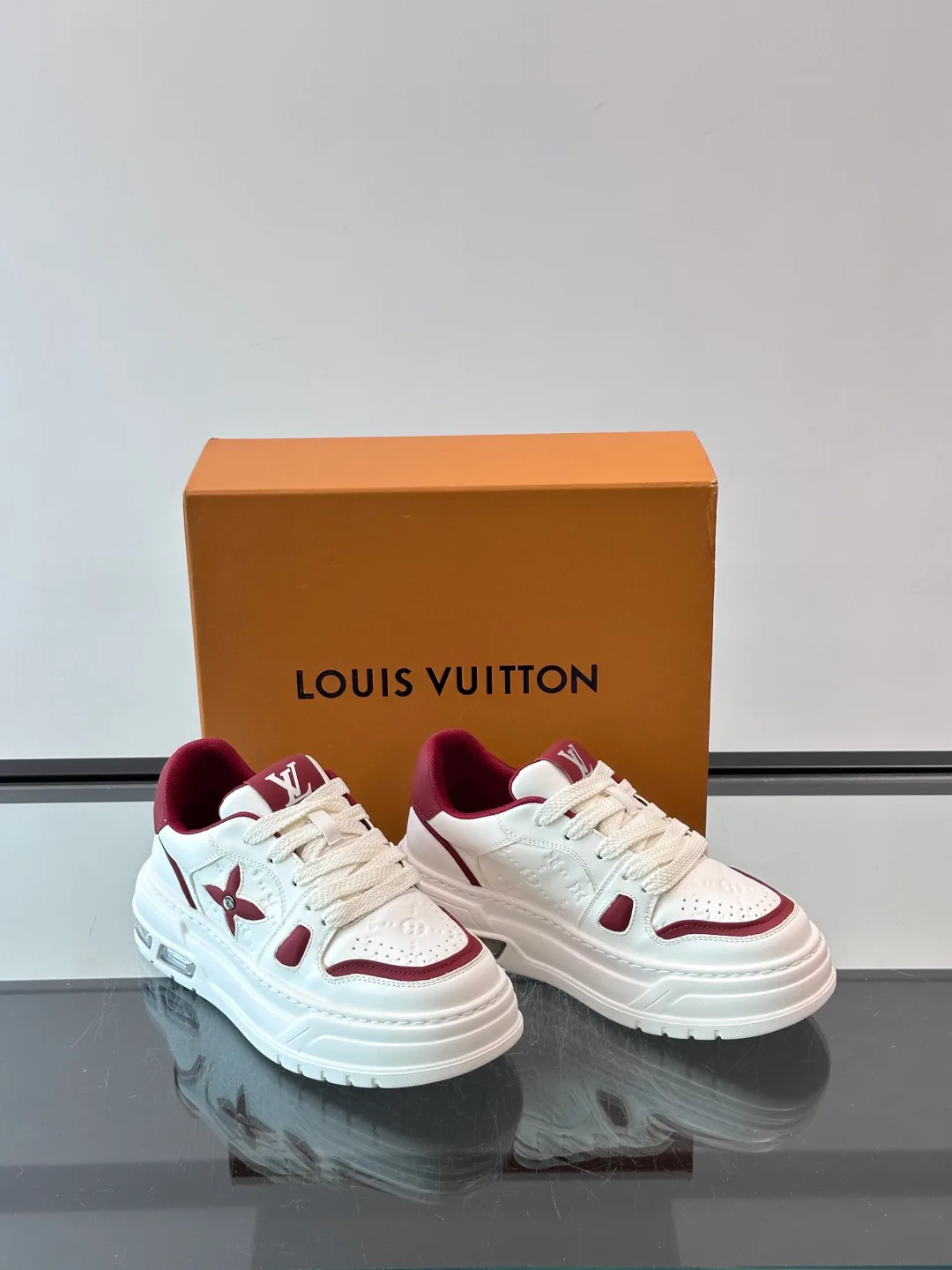Men's Sneakers LOUIS VUITTON 18500678