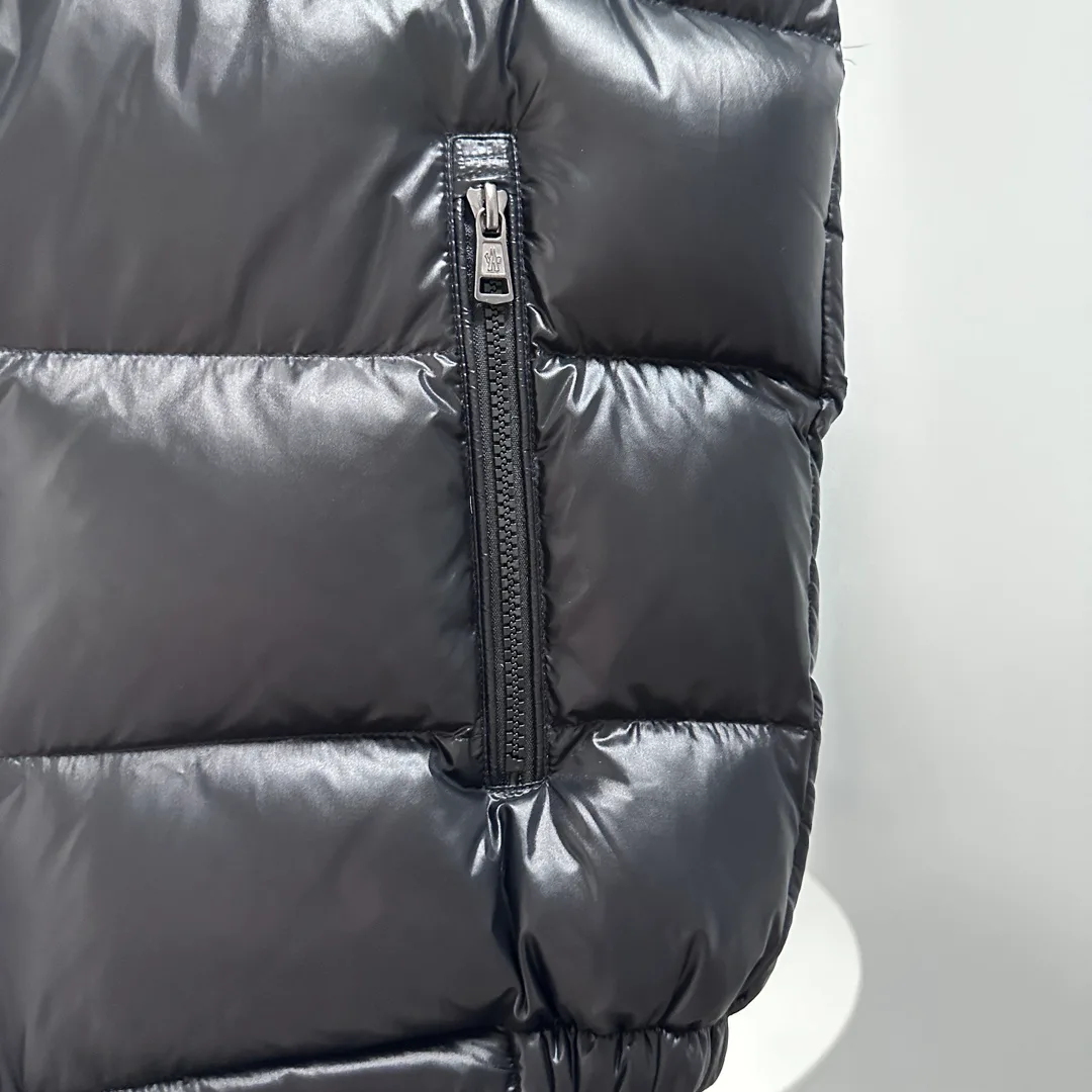 Women's Jackets And Down Jackets MONCLER 18129812