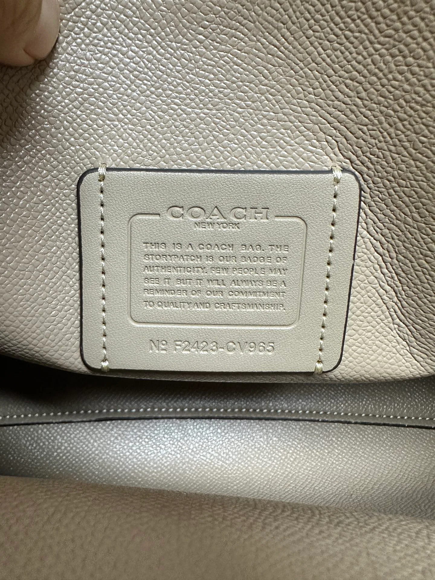 Women's Classic Handbags COACH 17961063