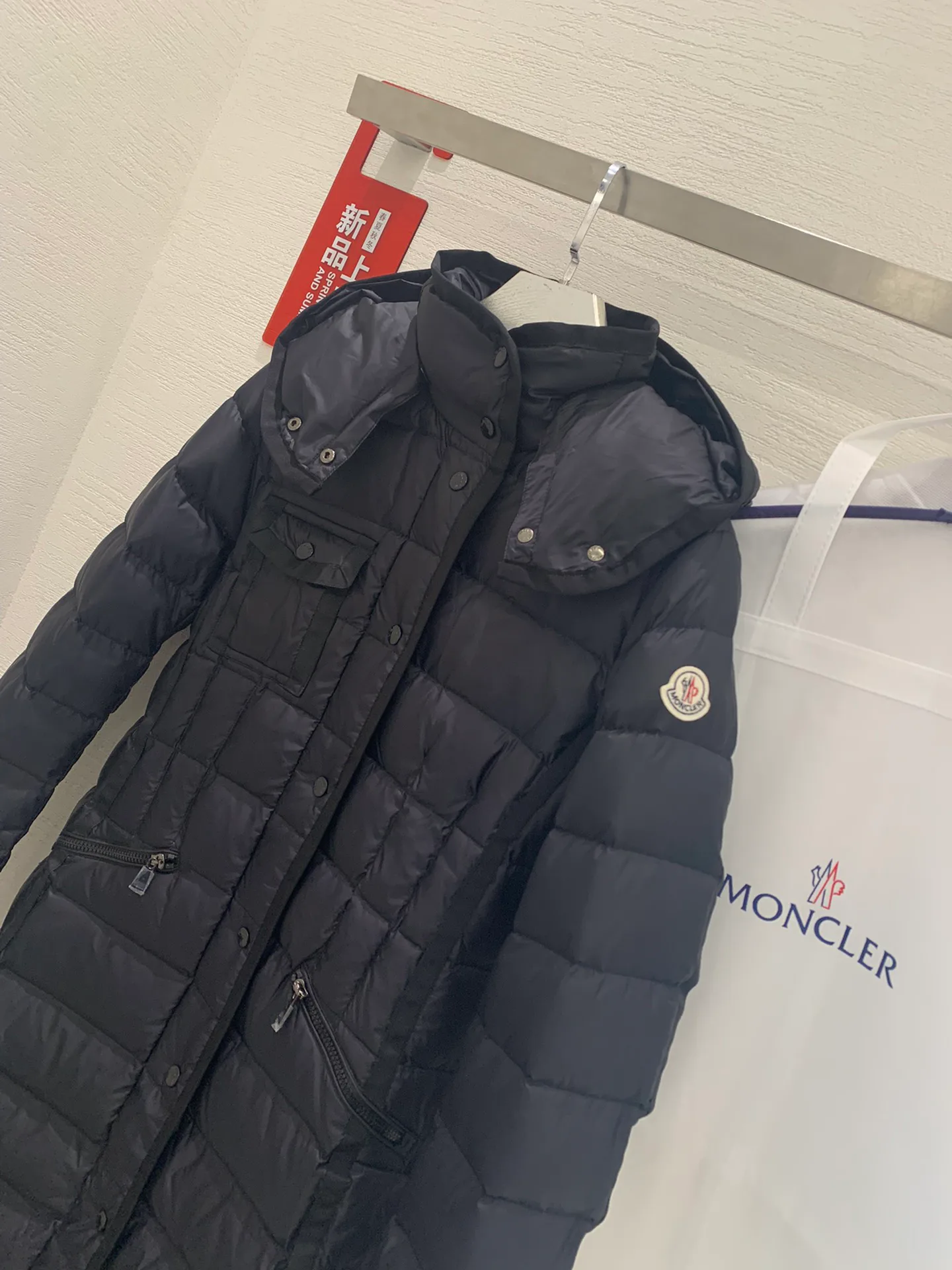 Women's Jackets And Down Jackets MONCLER 17913968