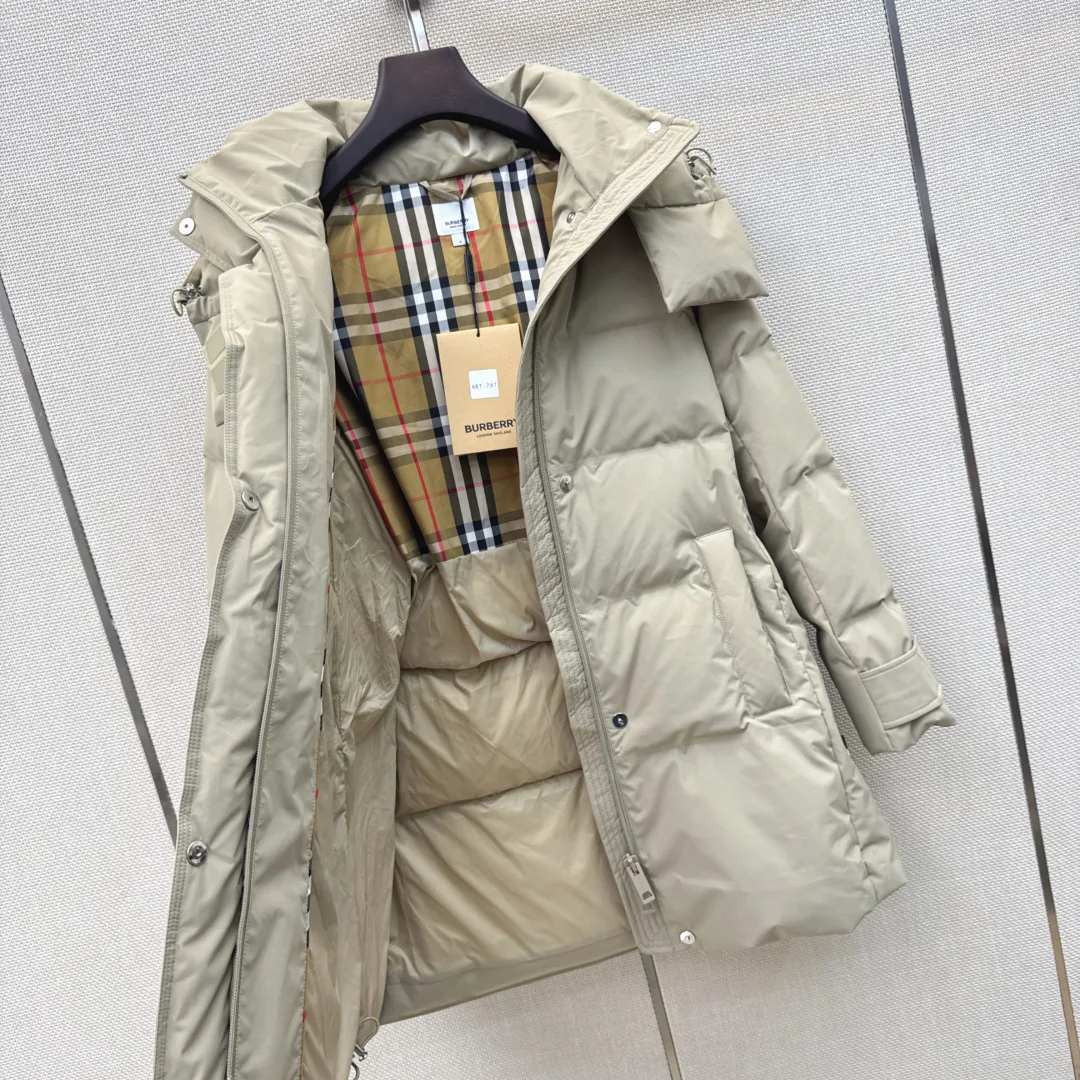 Women's Jackets And Down Jackets BURBERRY 18334416