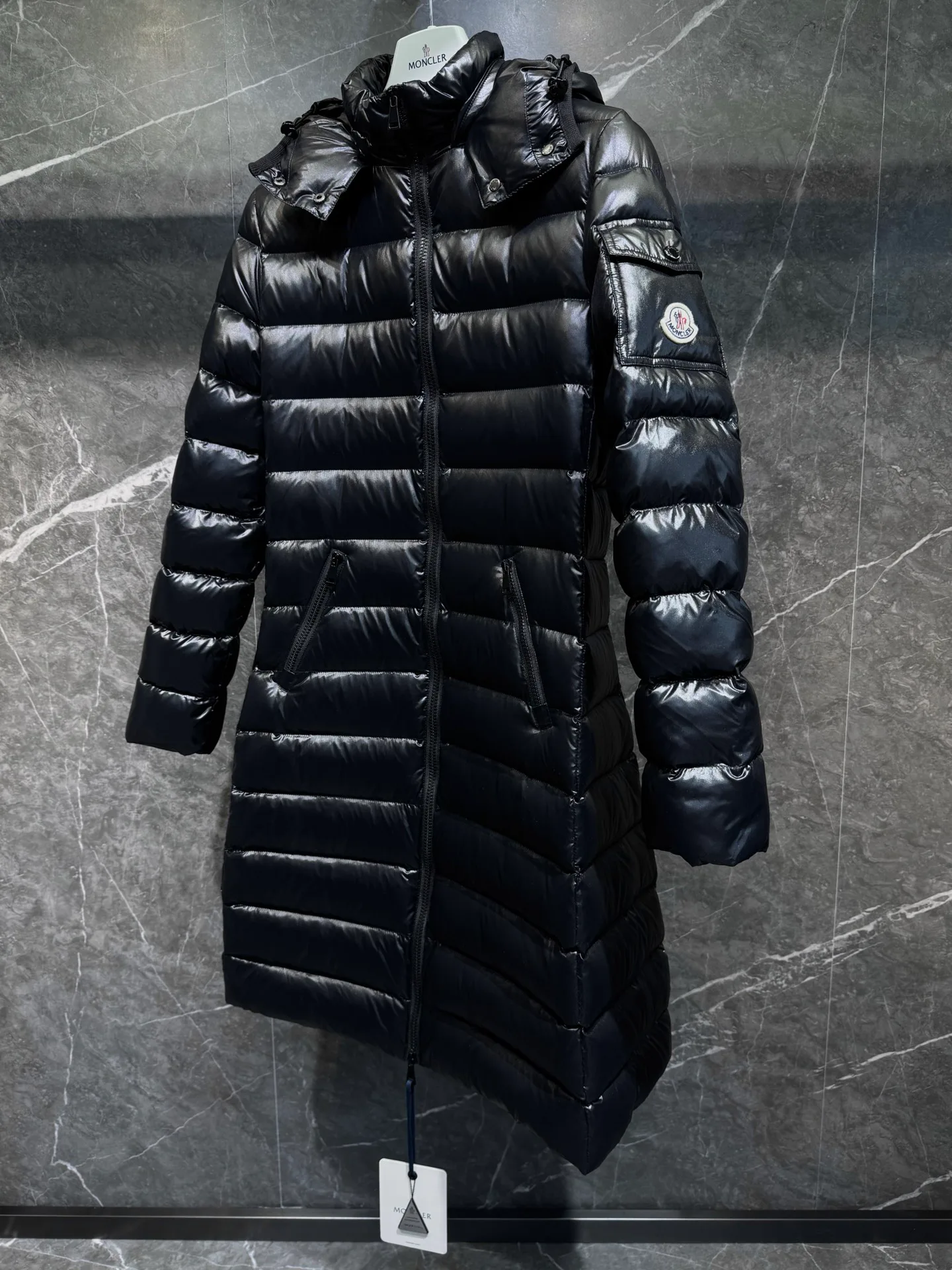 Women's Jackets And Down Jackets MONCLER 18184457
