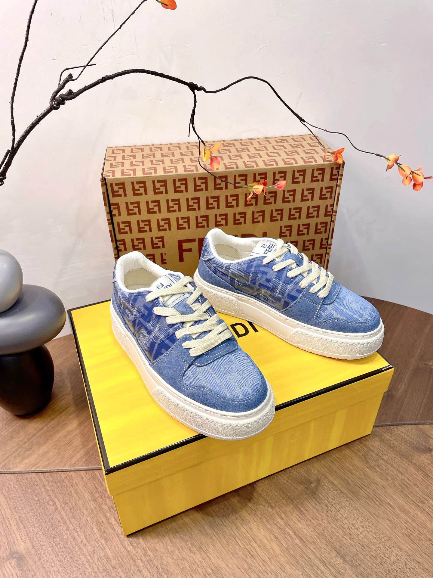 Women's Sneakers FENDI 17957342