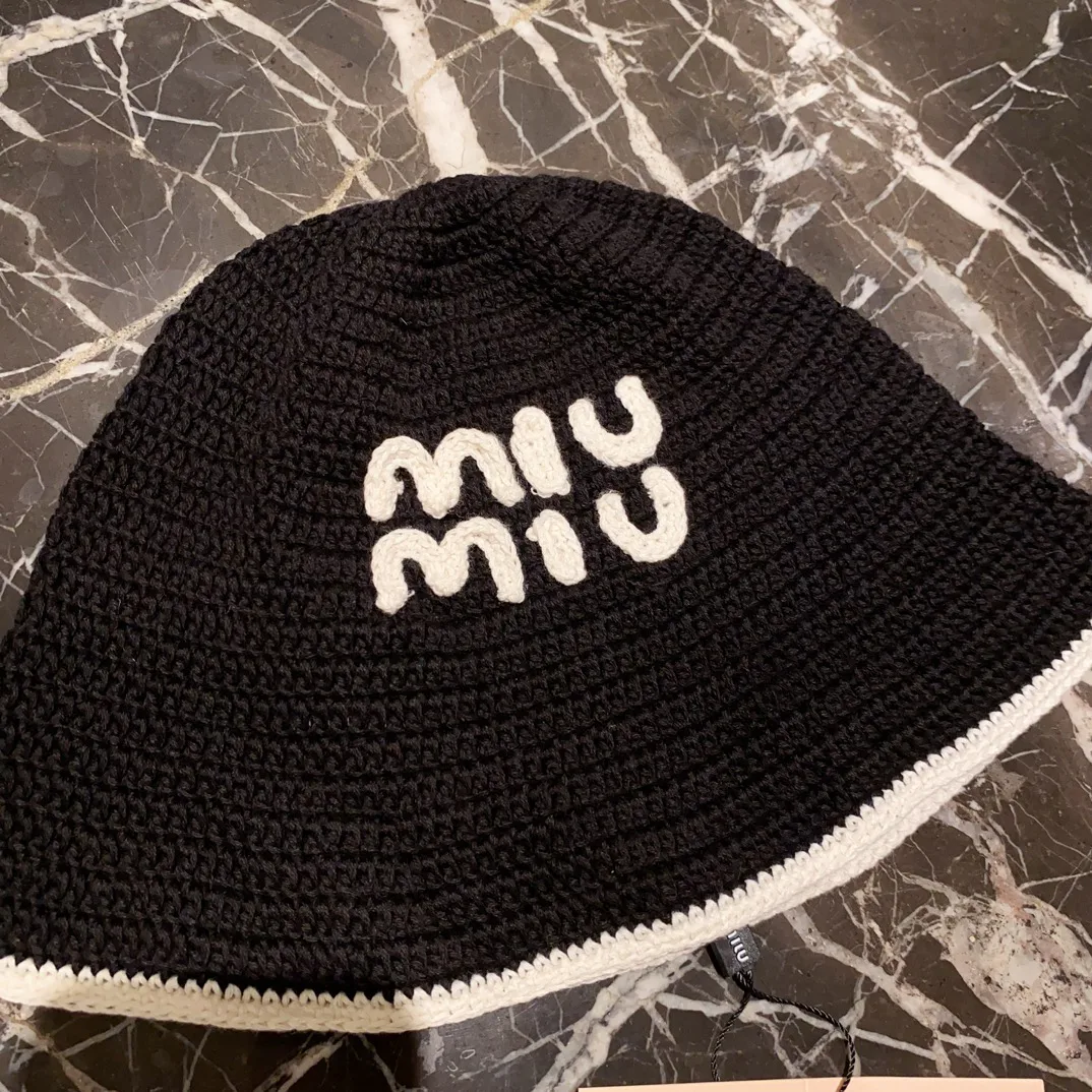 Hats MIU MIU 17973793