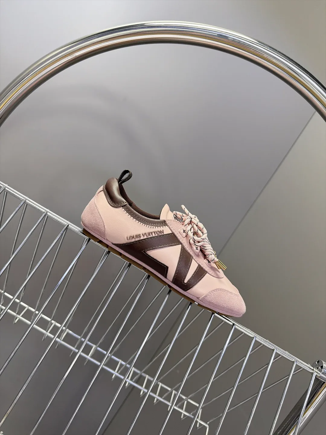 Women's Sneakers LOUIS VUITTON 18005455