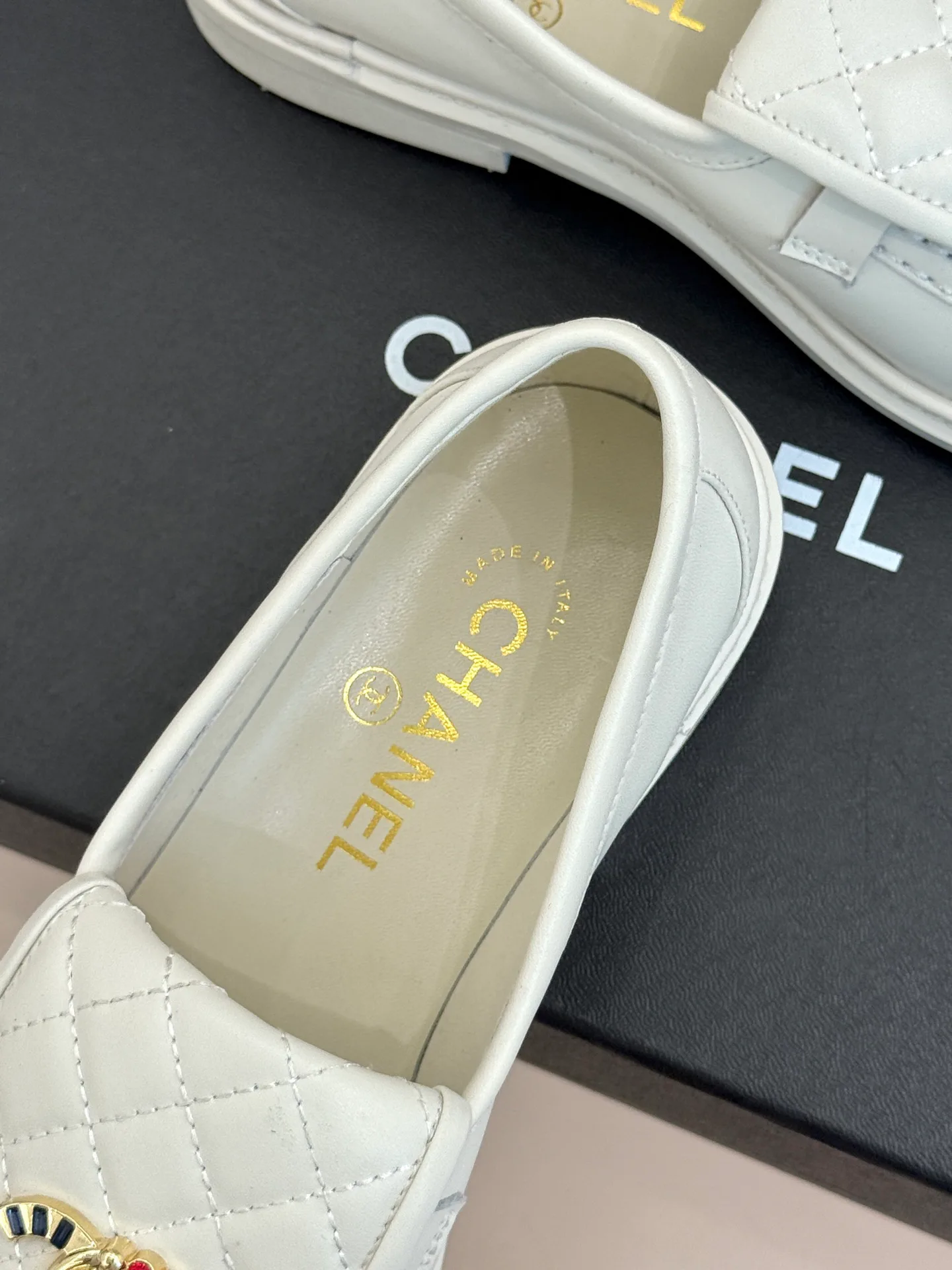 Women's Loafers And Moccasins CHANEL 17336062