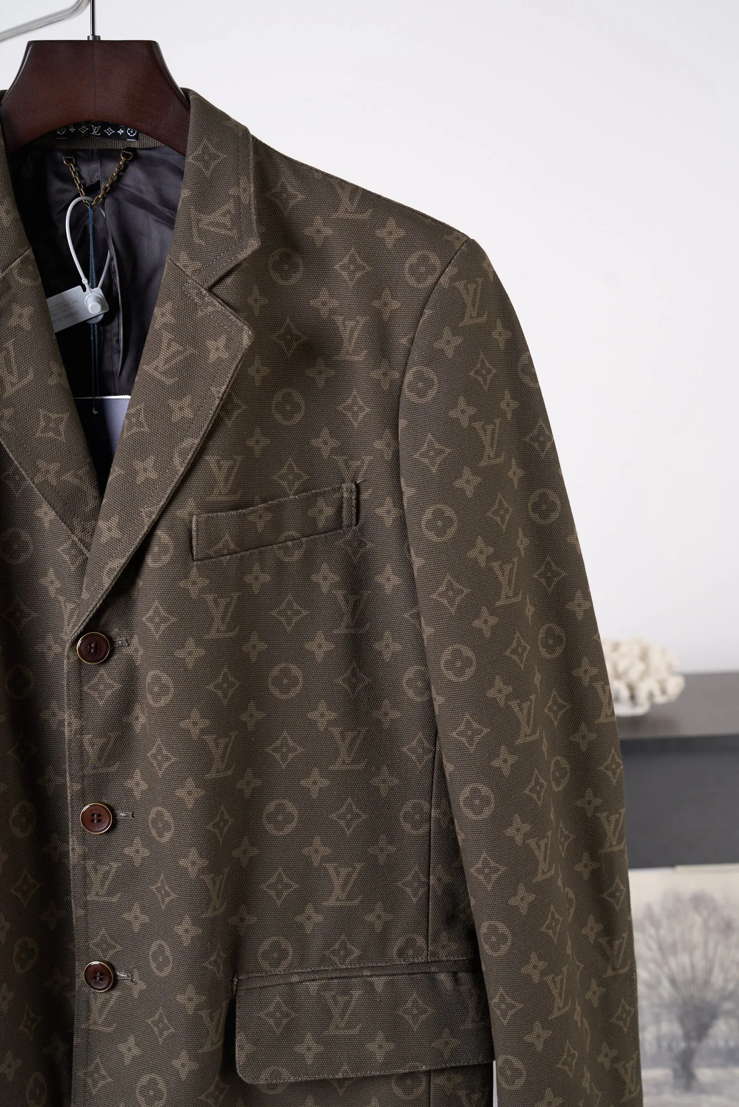 Men's Jackets And Down Jackets LOUIS VUITTON 18178829