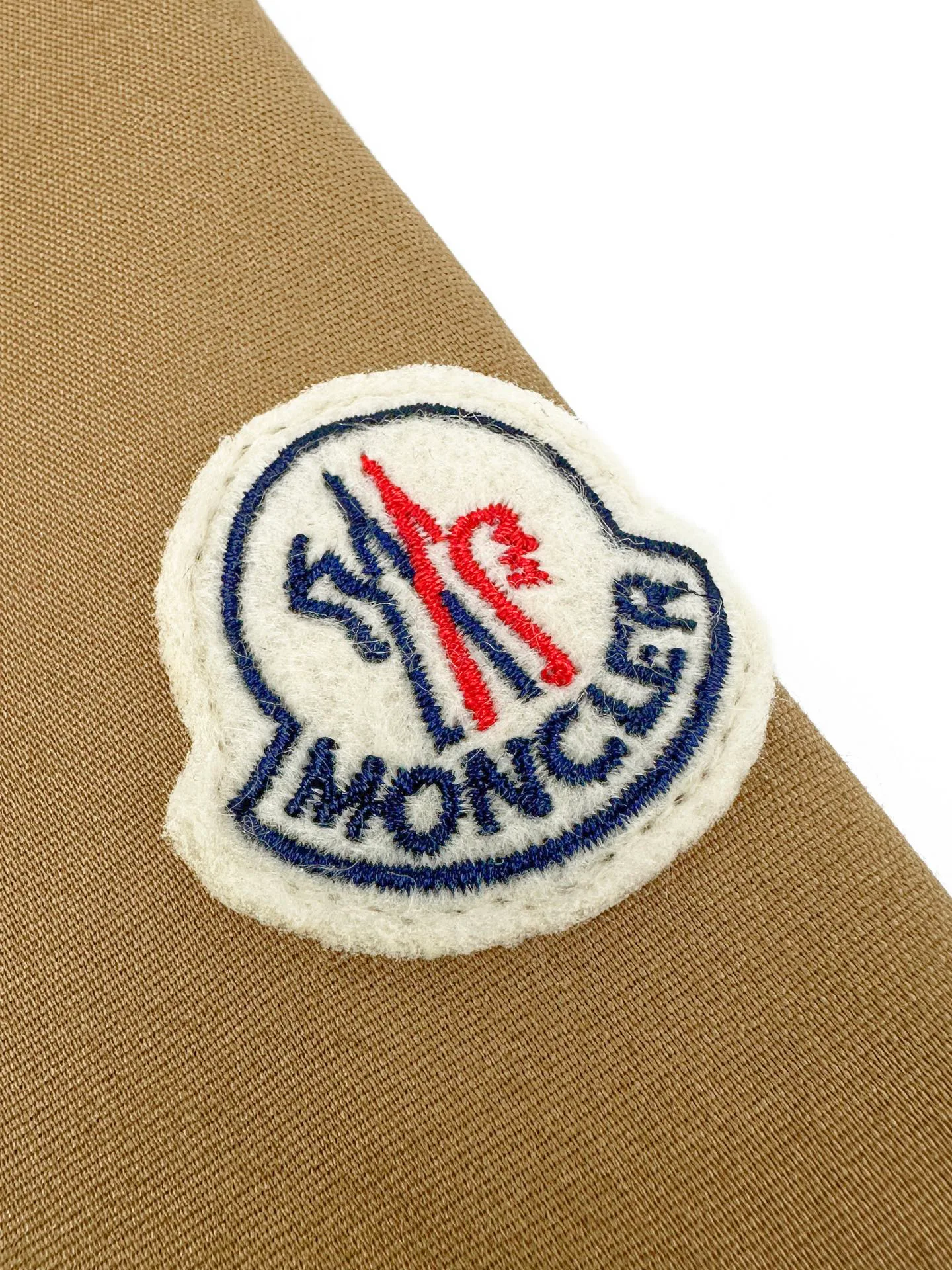 Women's Jackets And Down Jackets MONCLER 18487132