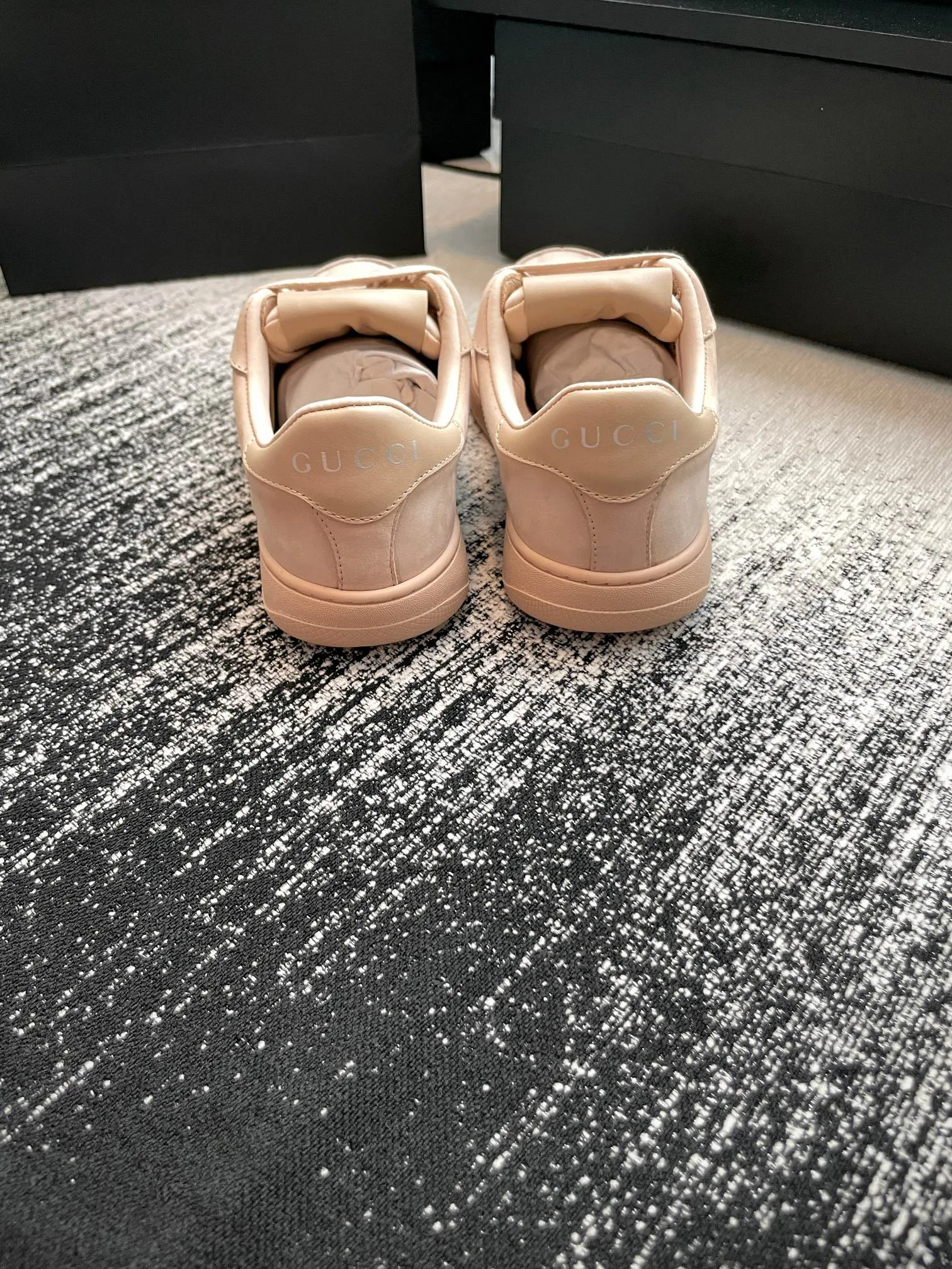 Women's Sneakers GUCCI 18447994