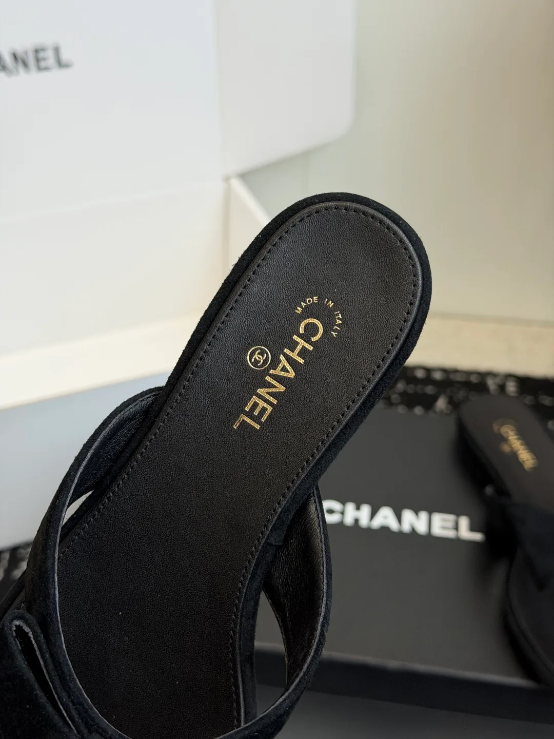 Women's Flip-Flops CHANEL 17740569