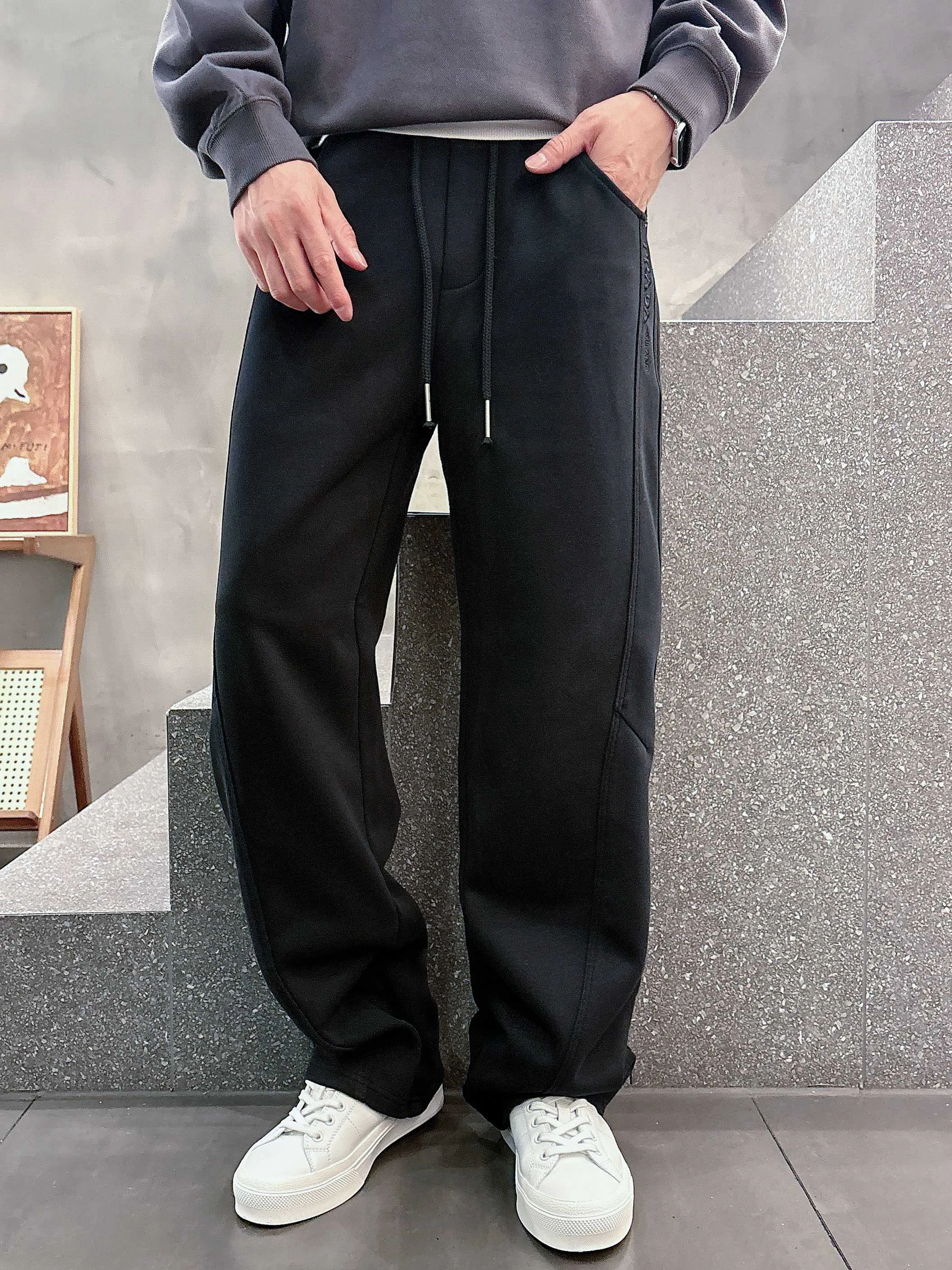 Men's Trousers PRADA 18368700