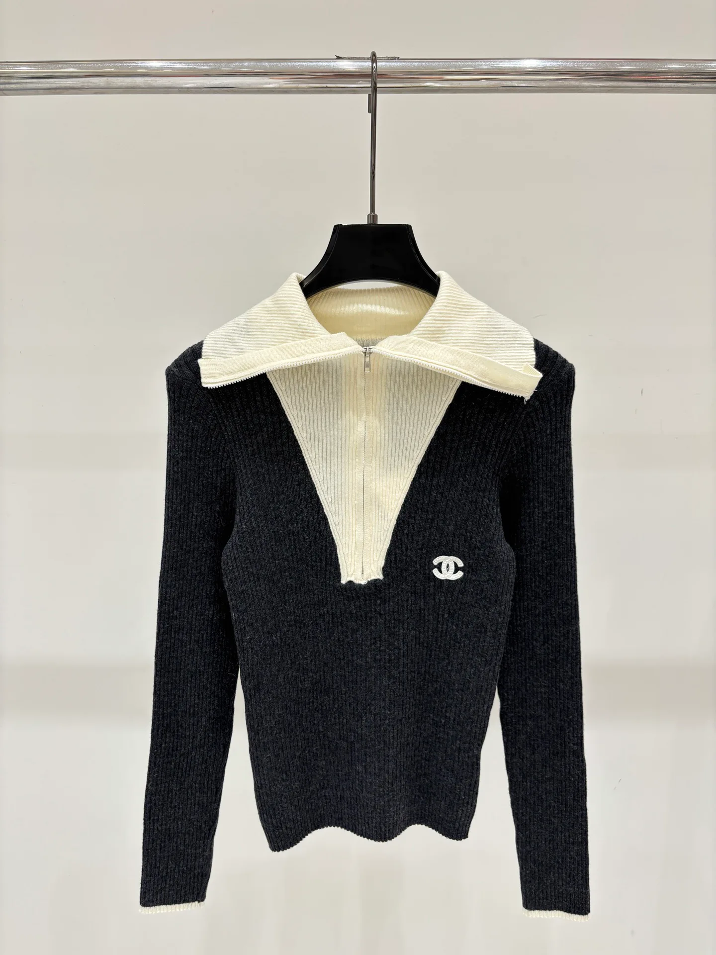 Women's Jumpers And Sweaters CHANEL 18032687