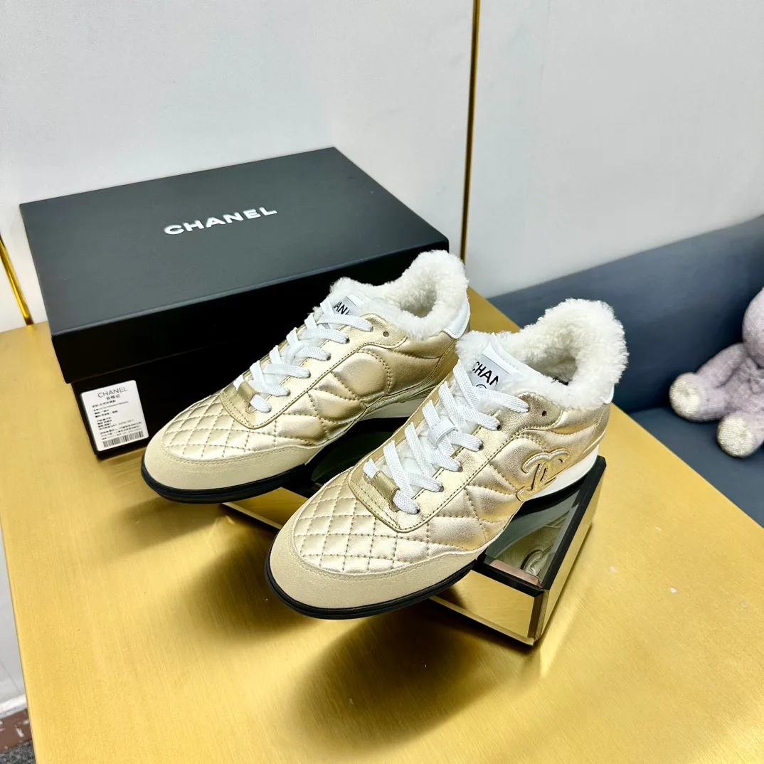 Women's Sneakers CHANEL 17949094