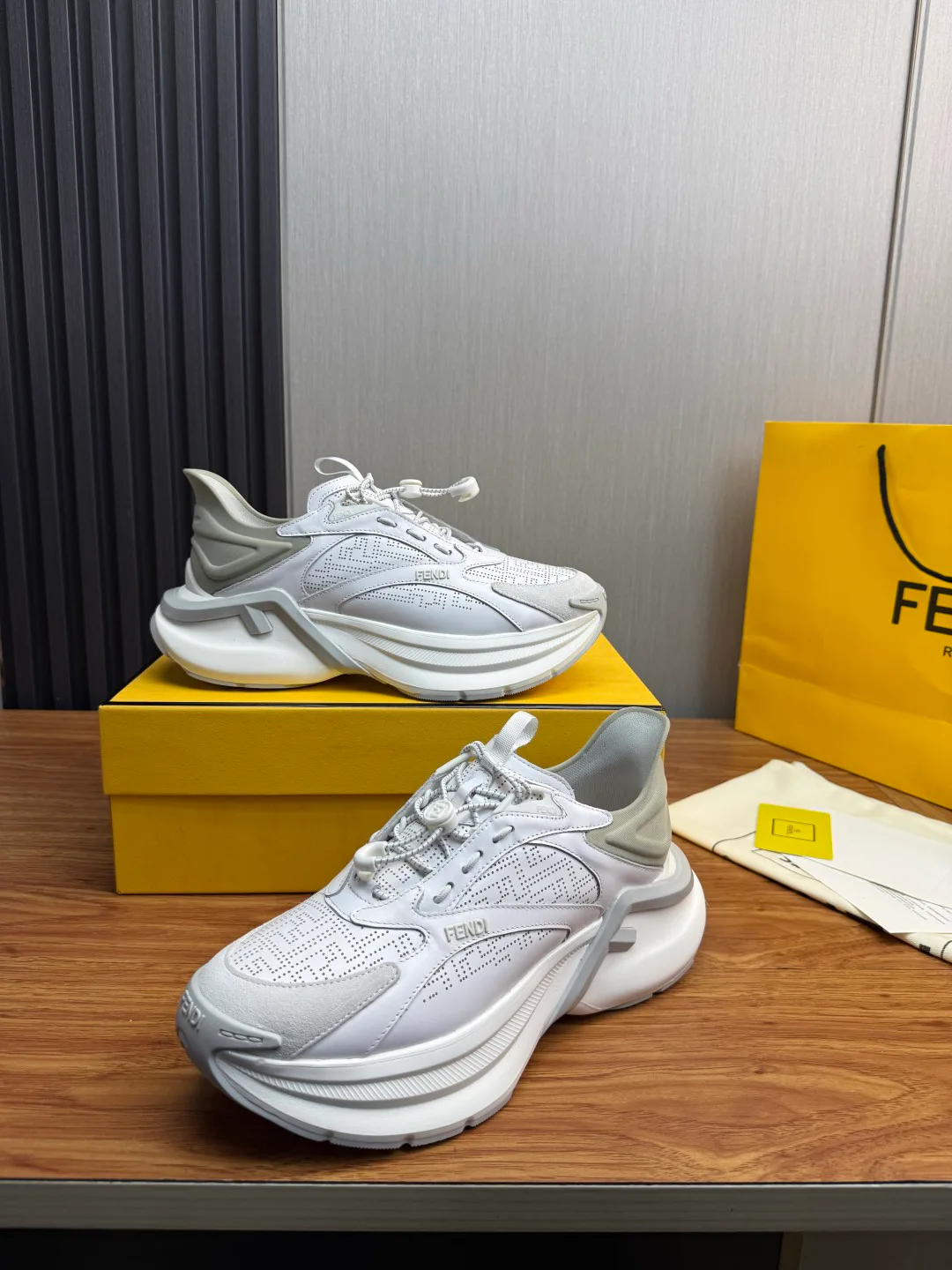 Men's Sneakers FENDI 17955199