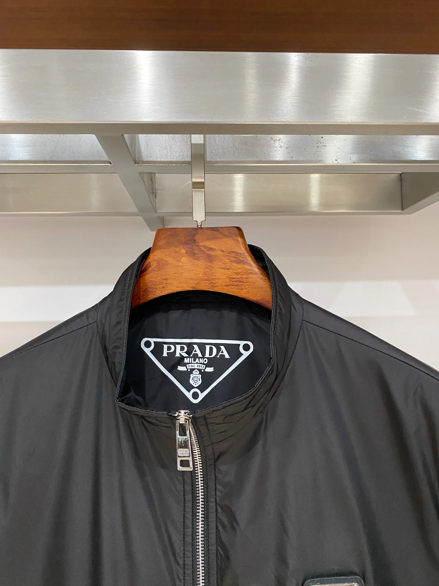 Куртки И Пуховики Мужские Prada 18609322
