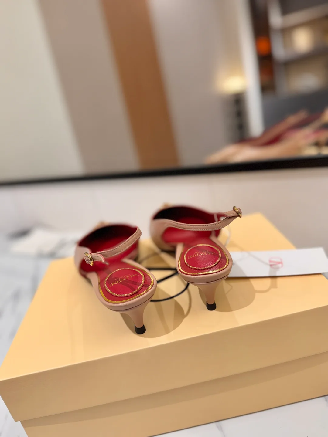 Women's Open-Toe Sandals VALENTINO 18134943