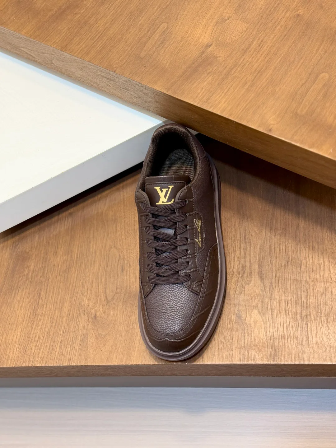 Men's Sneakers LOUIS VUITTON 18265104